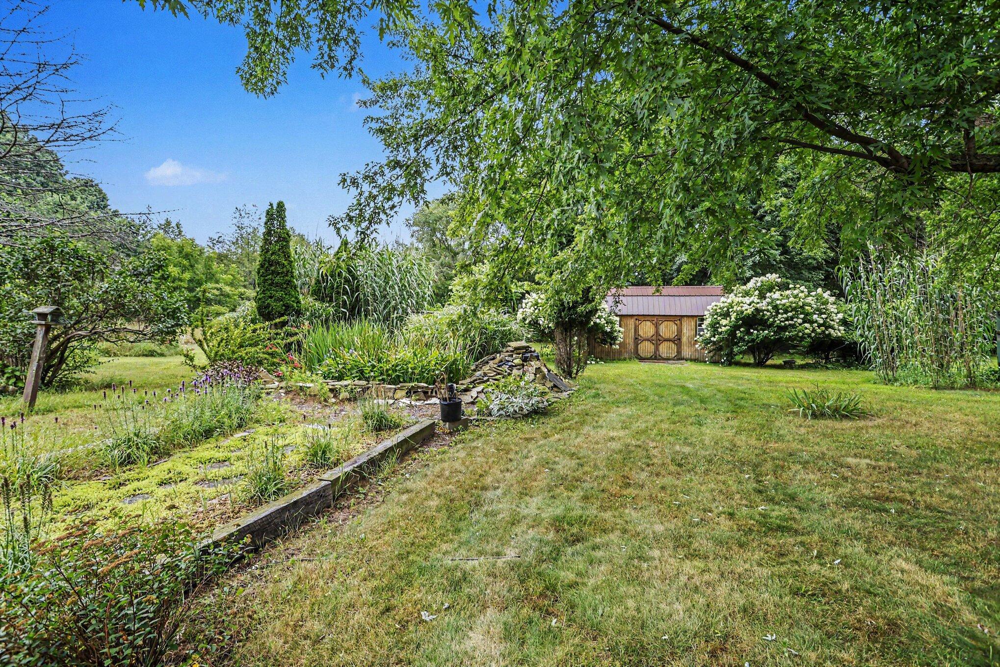 2785 Eaman Road Property Photo 25
