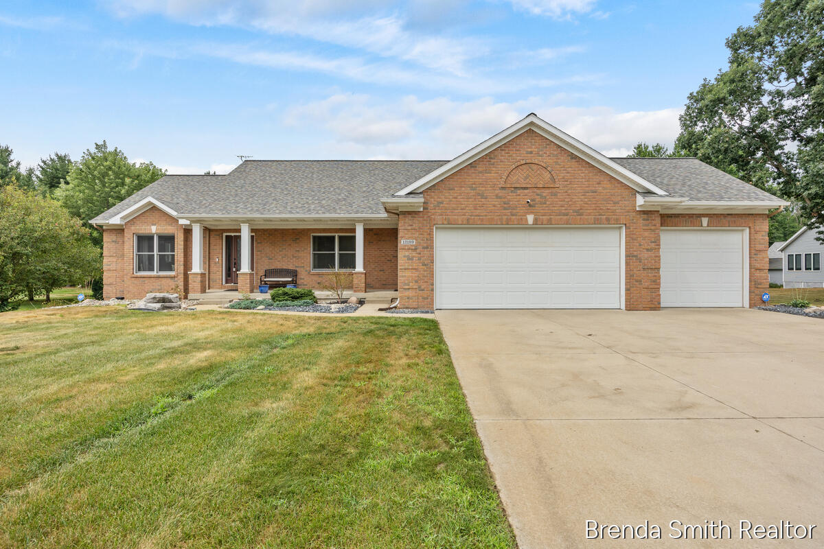 12189 White Pine Drive Property Photo 2