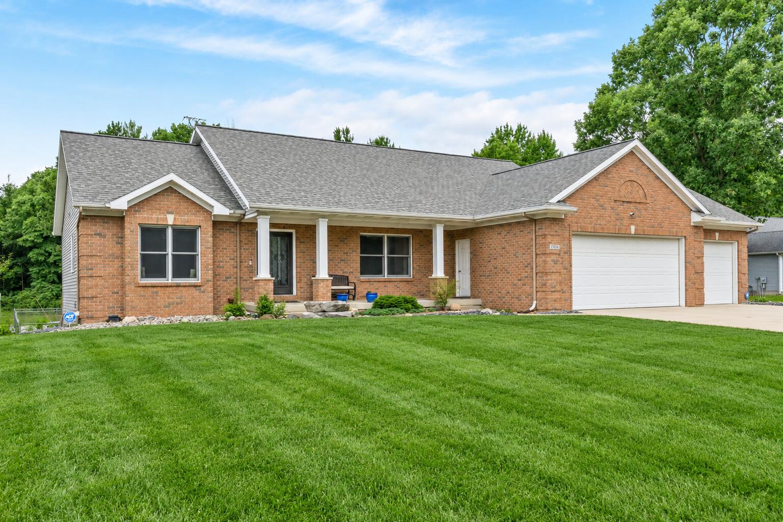 12189 White Pine Drive Property Photo 3
