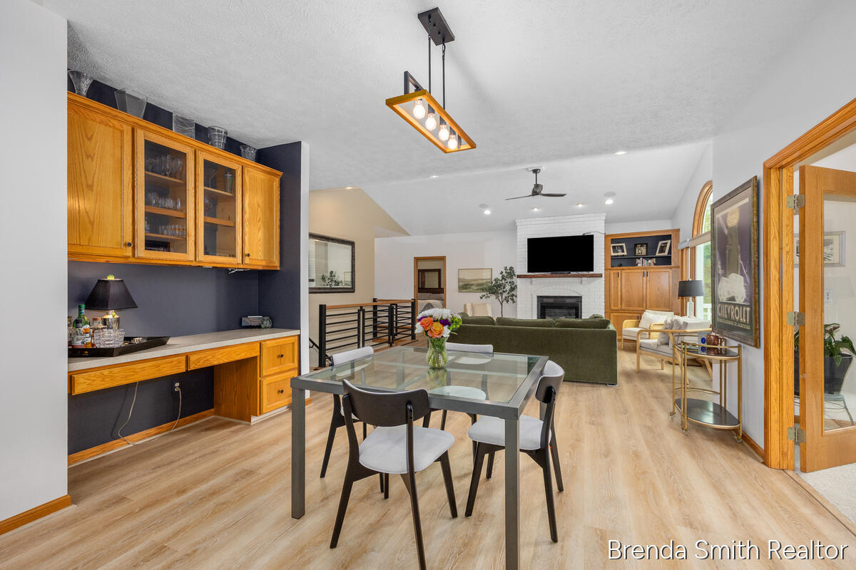 12189 White Pine Drive Property Photo 17