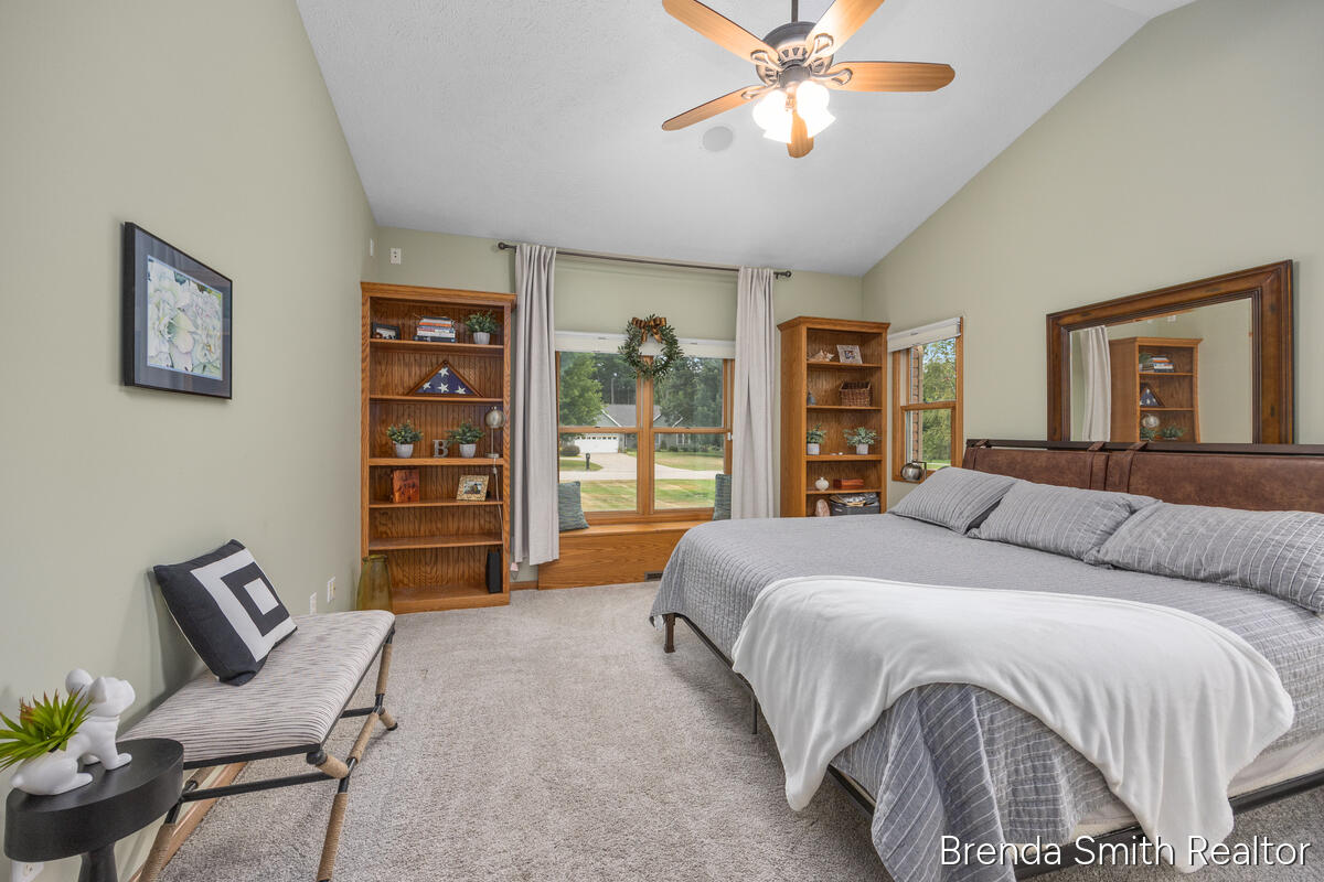 12189 White Pine Drive Property Photo 19