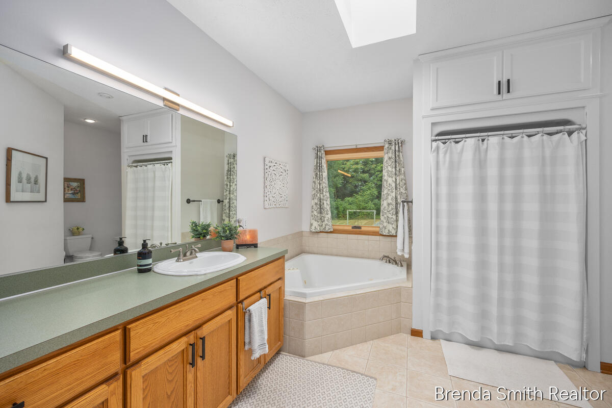 12189 White Pine Drive Property Photo 21