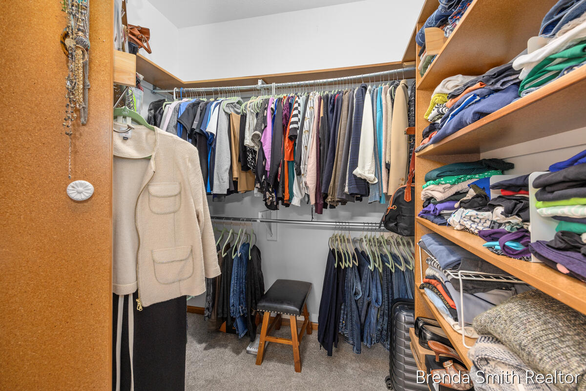 12189 White Pine Drive Property Photo 22