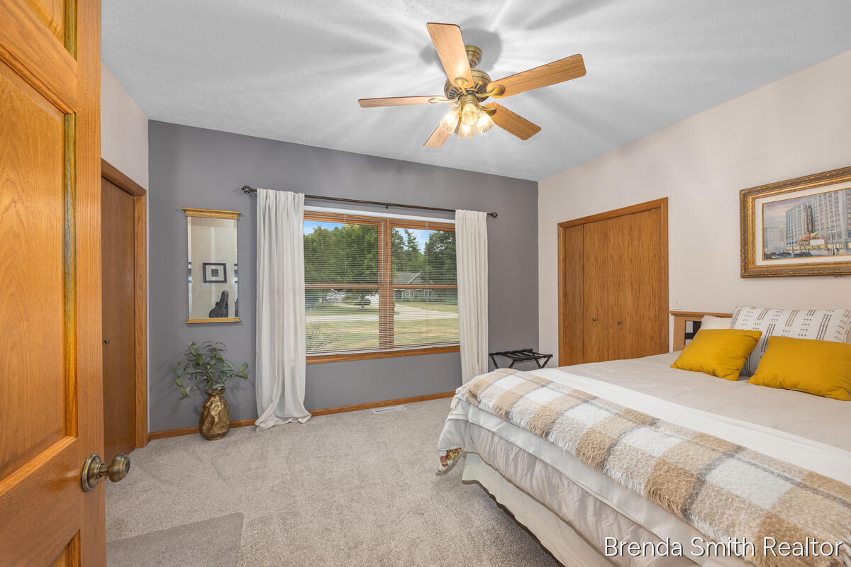 12189 White Pine Drive Property Photo 23