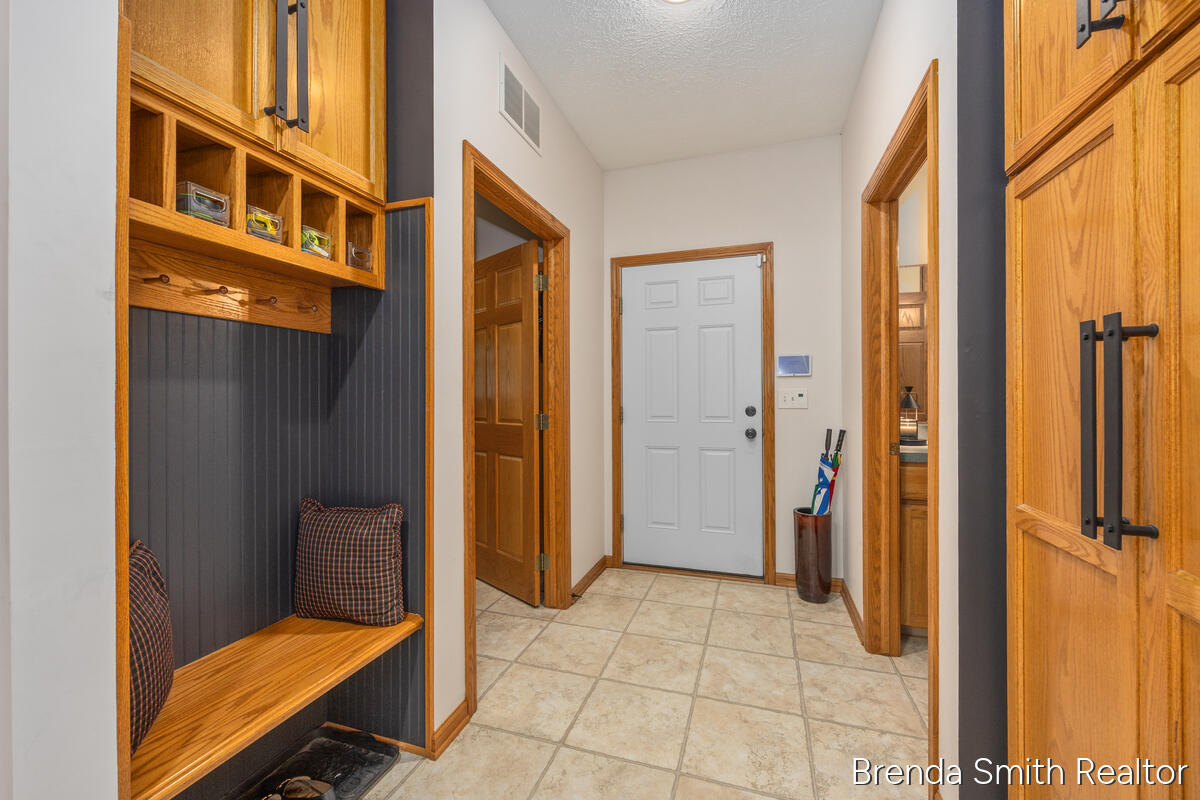 12189 White Pine Drive Property Photo 25