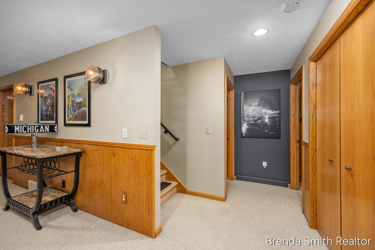 12189 White Pine Drive Property Photo 27