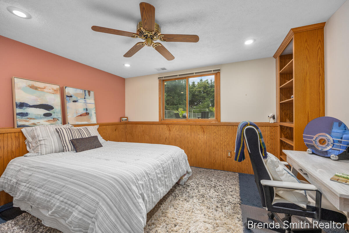 12189 White Pine Drive Property Photo 31