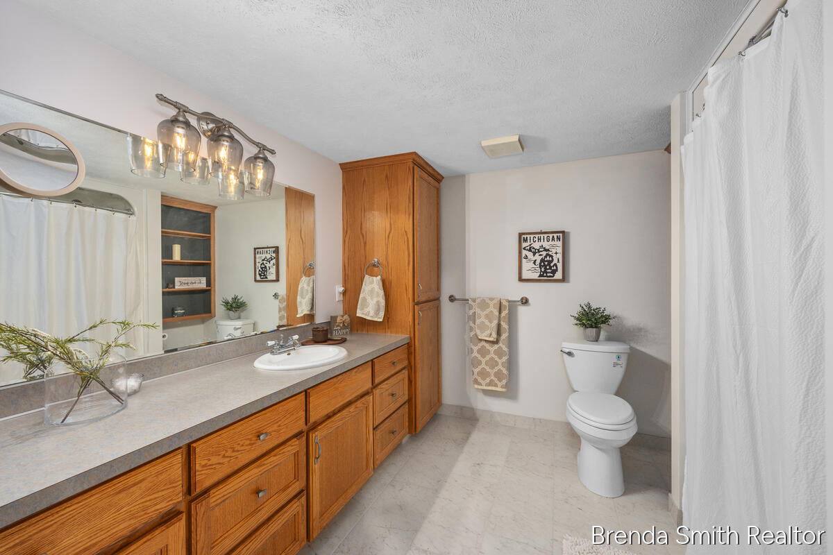 12189 White Pine Drive Property Photo 33