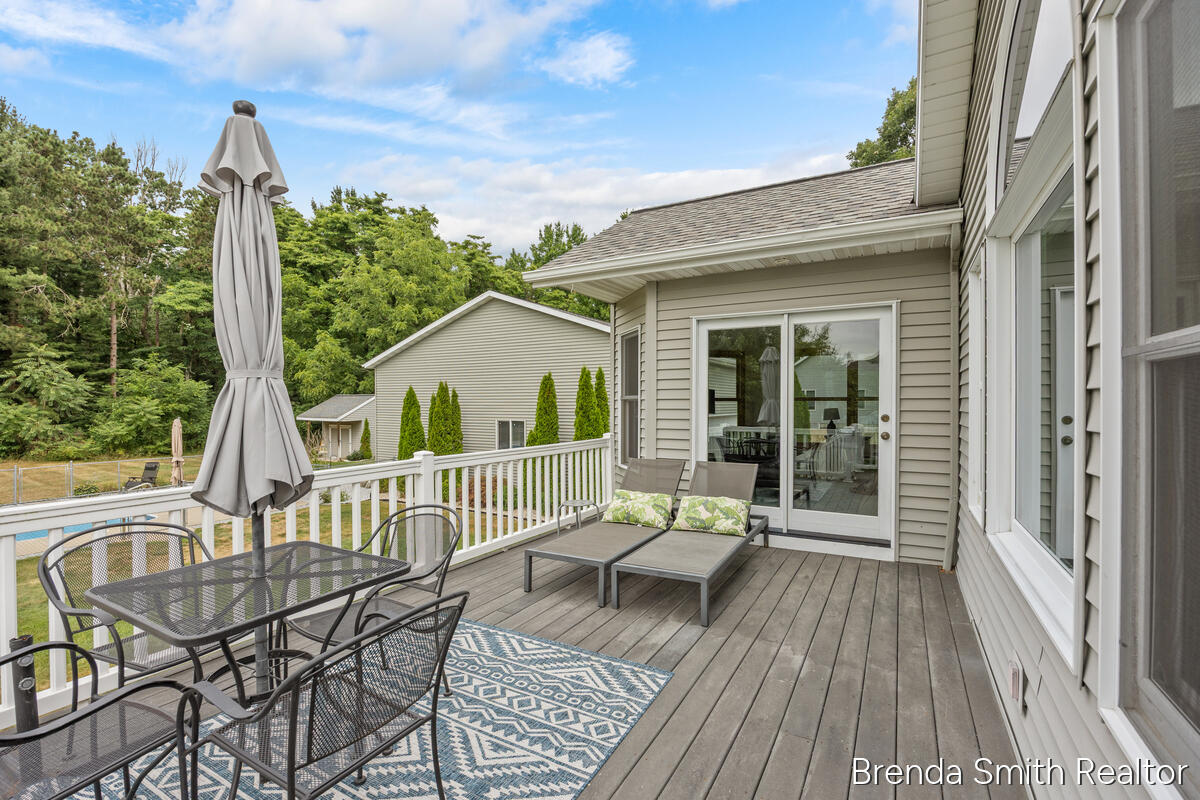 12189 White Pine Drive Property Photo 35