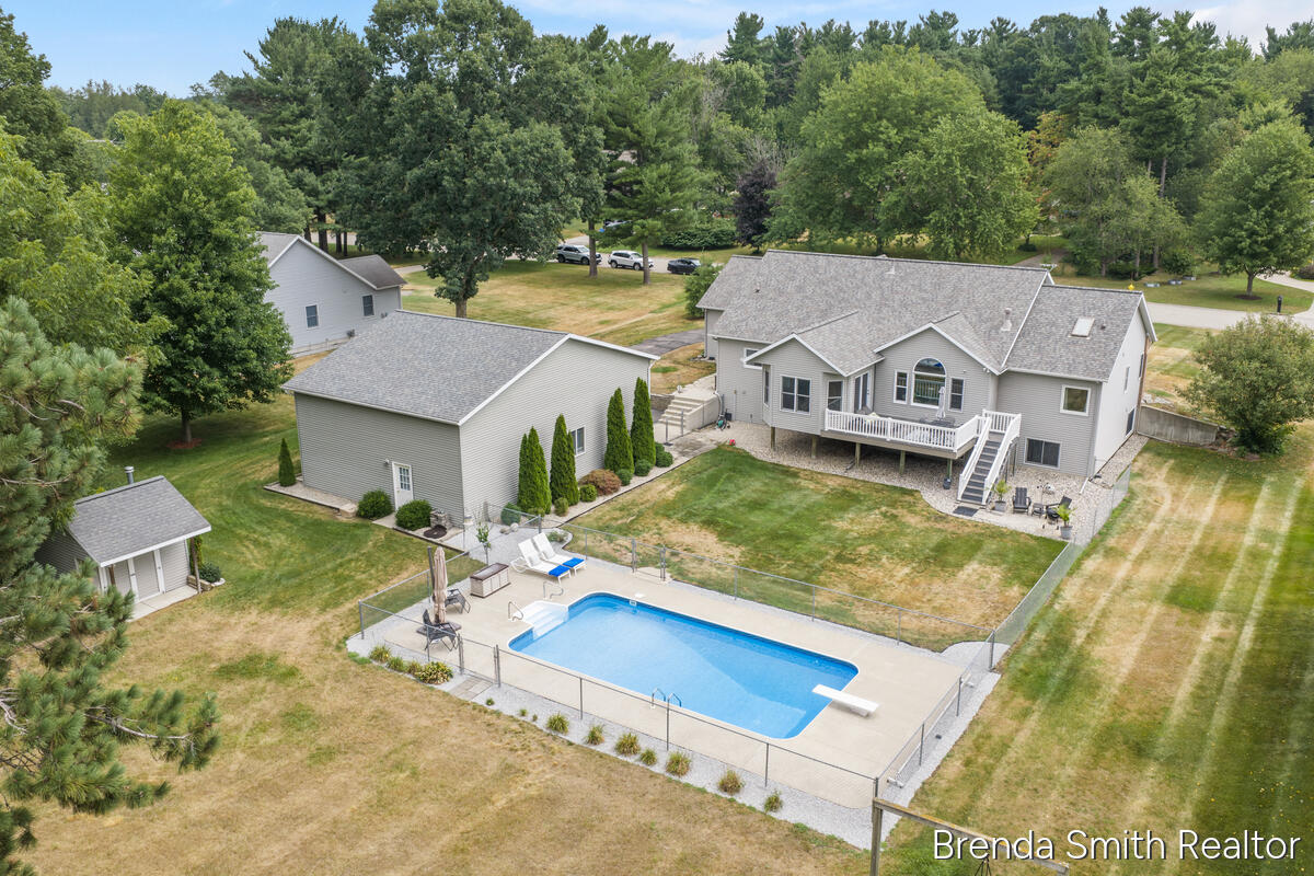 12189 White Pine Drive Property Photo 45