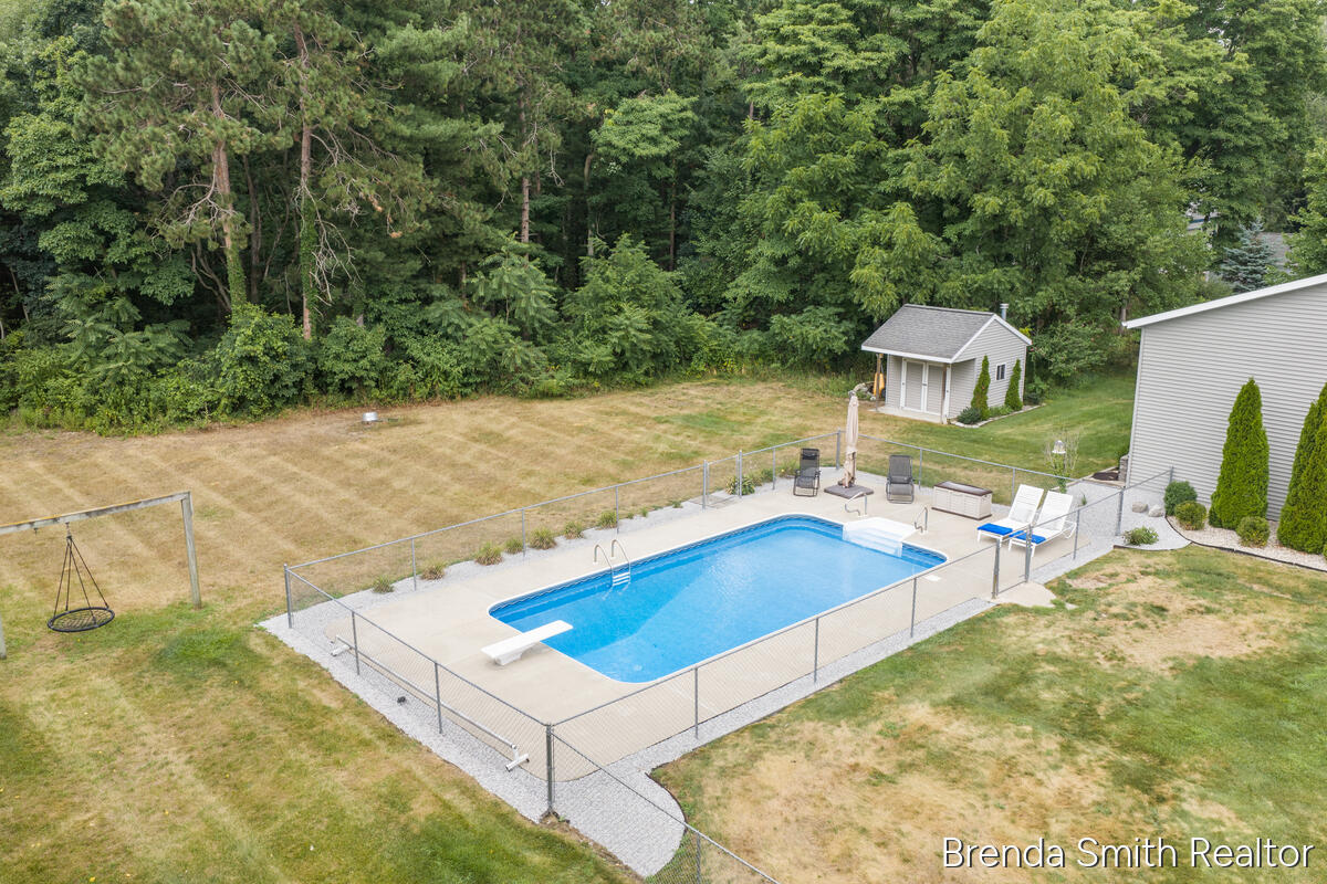 12189 White Pine Drive Property Photo 47