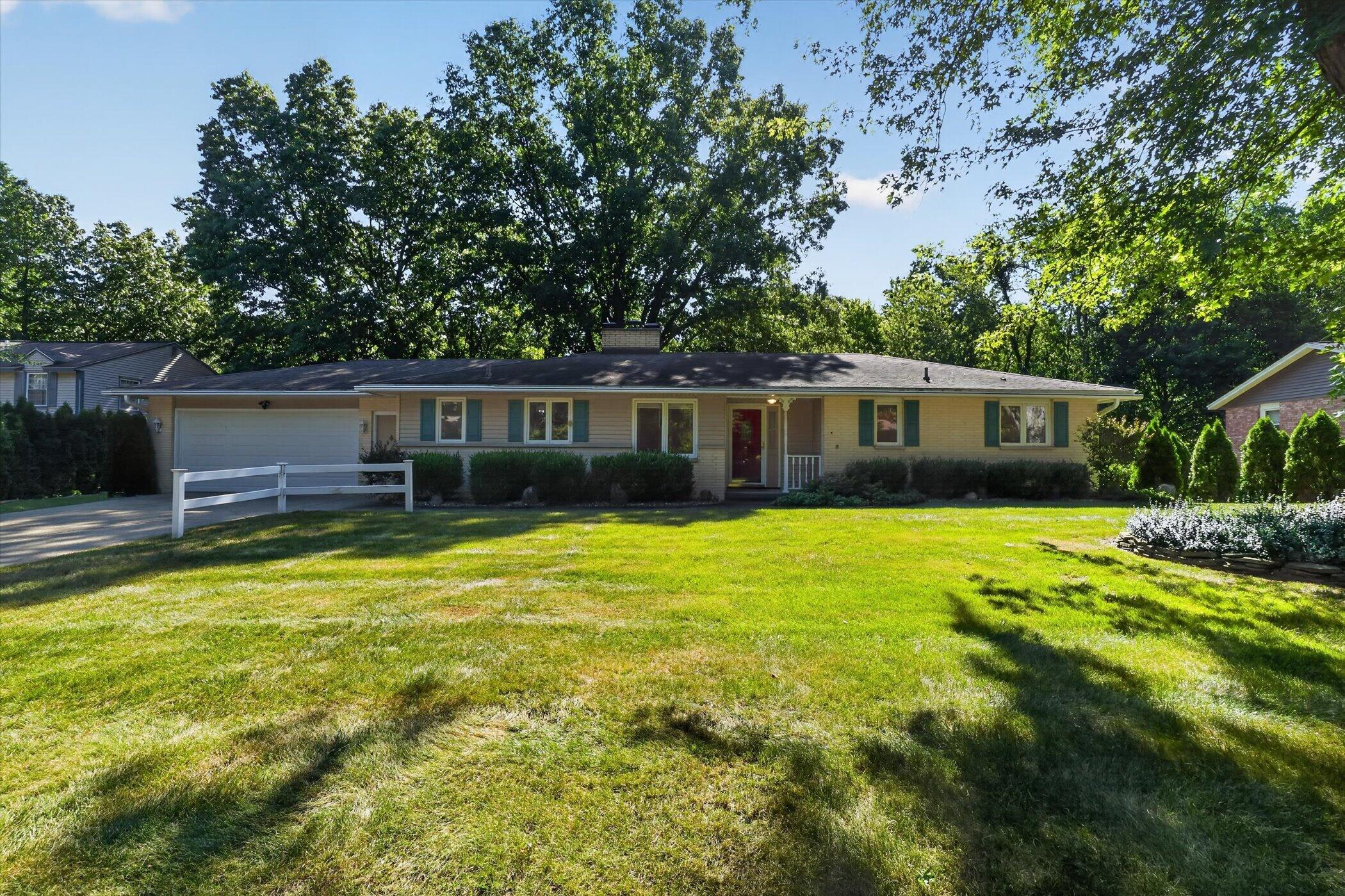 8047 Oak Hill Drive Property Photo 1