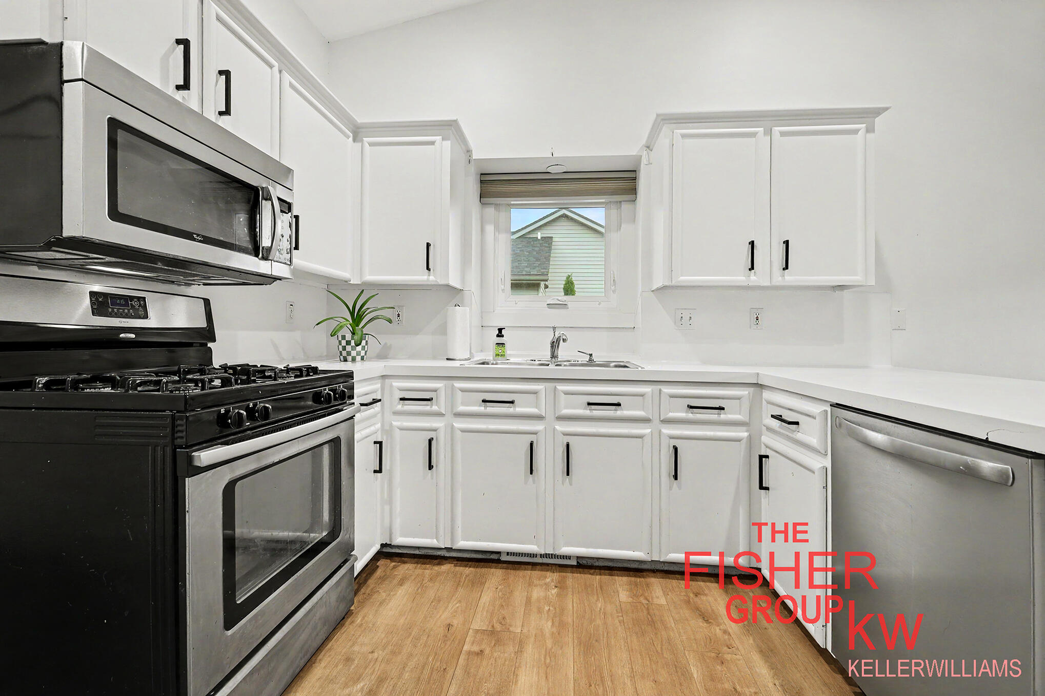 8504 Corsica Drive Property Photo 11