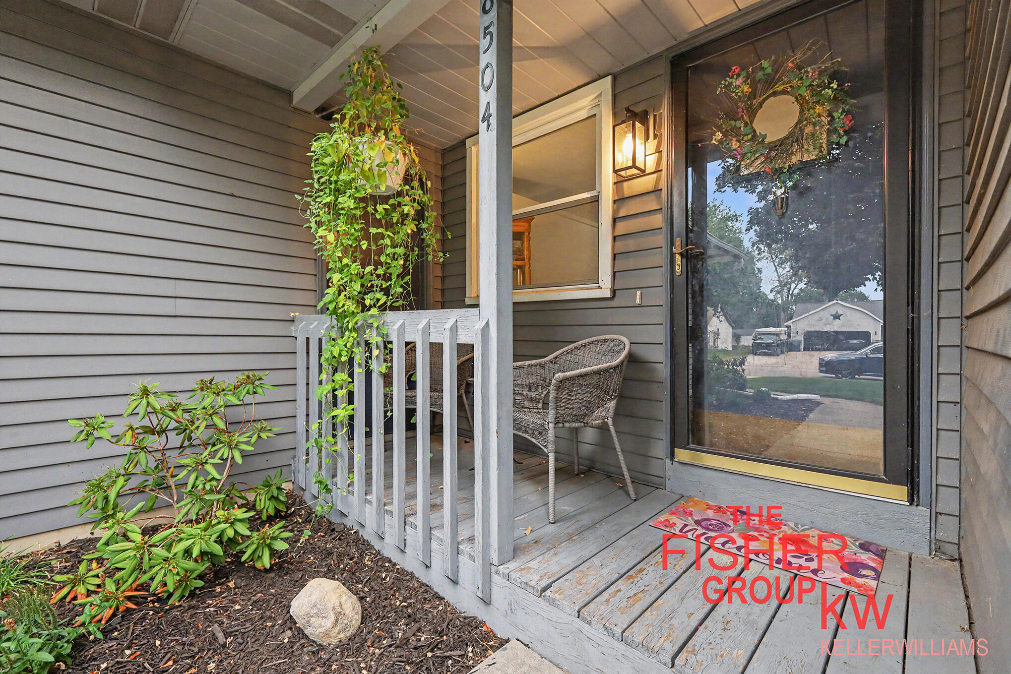 8504 Corsica Drive Property Photo 12