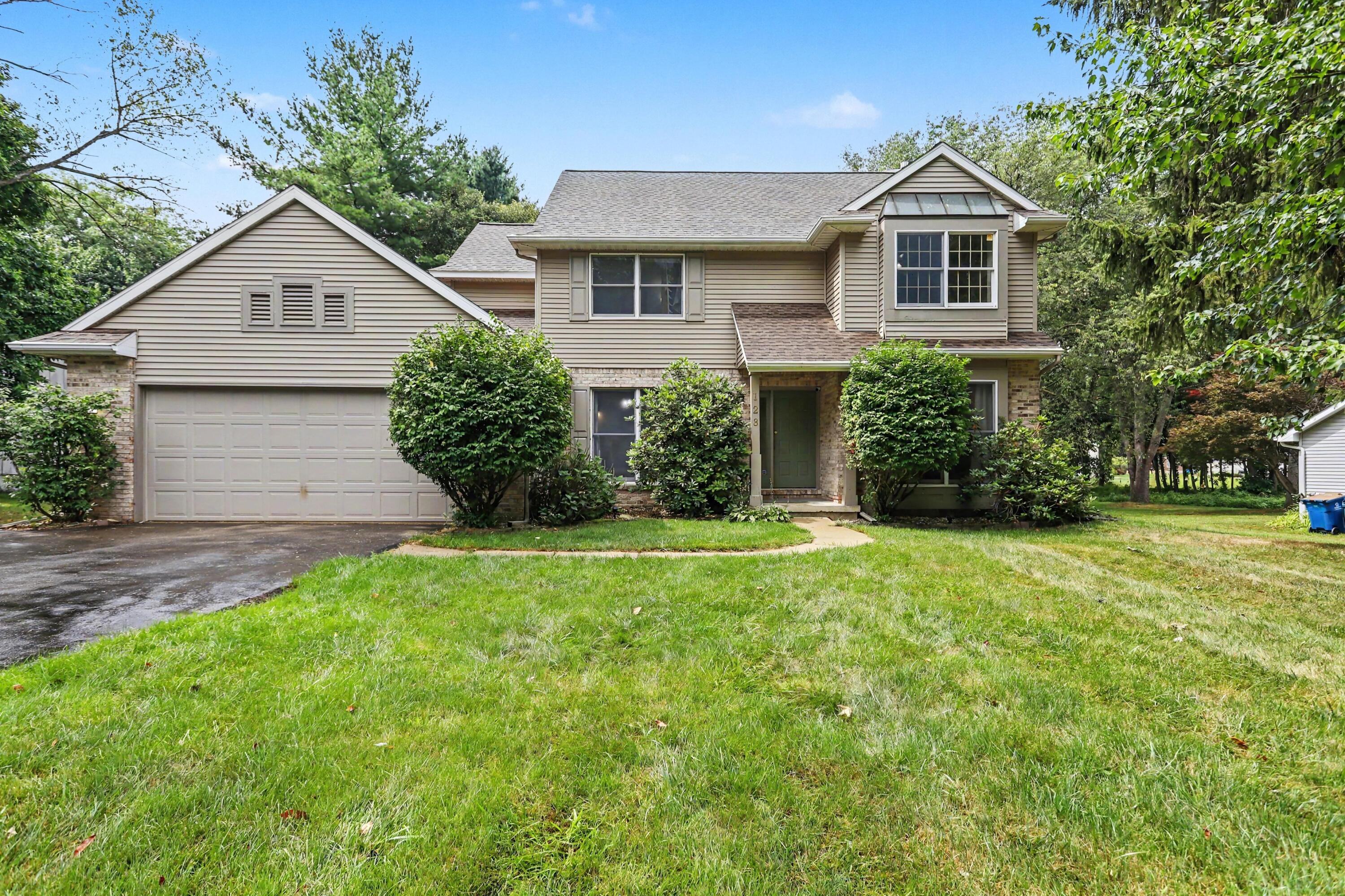 128 Pheasant Run Property Photo 1