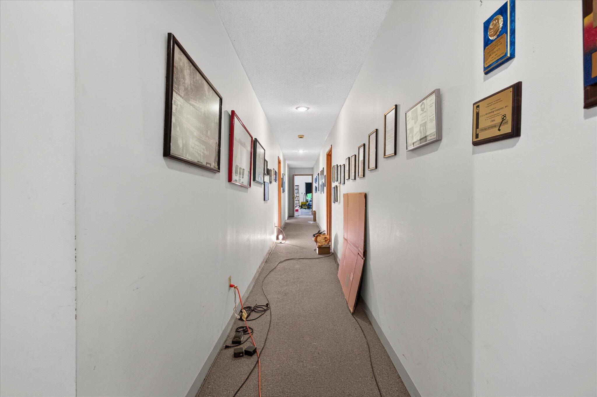 295 Urbandale Avenue Property Photo 8