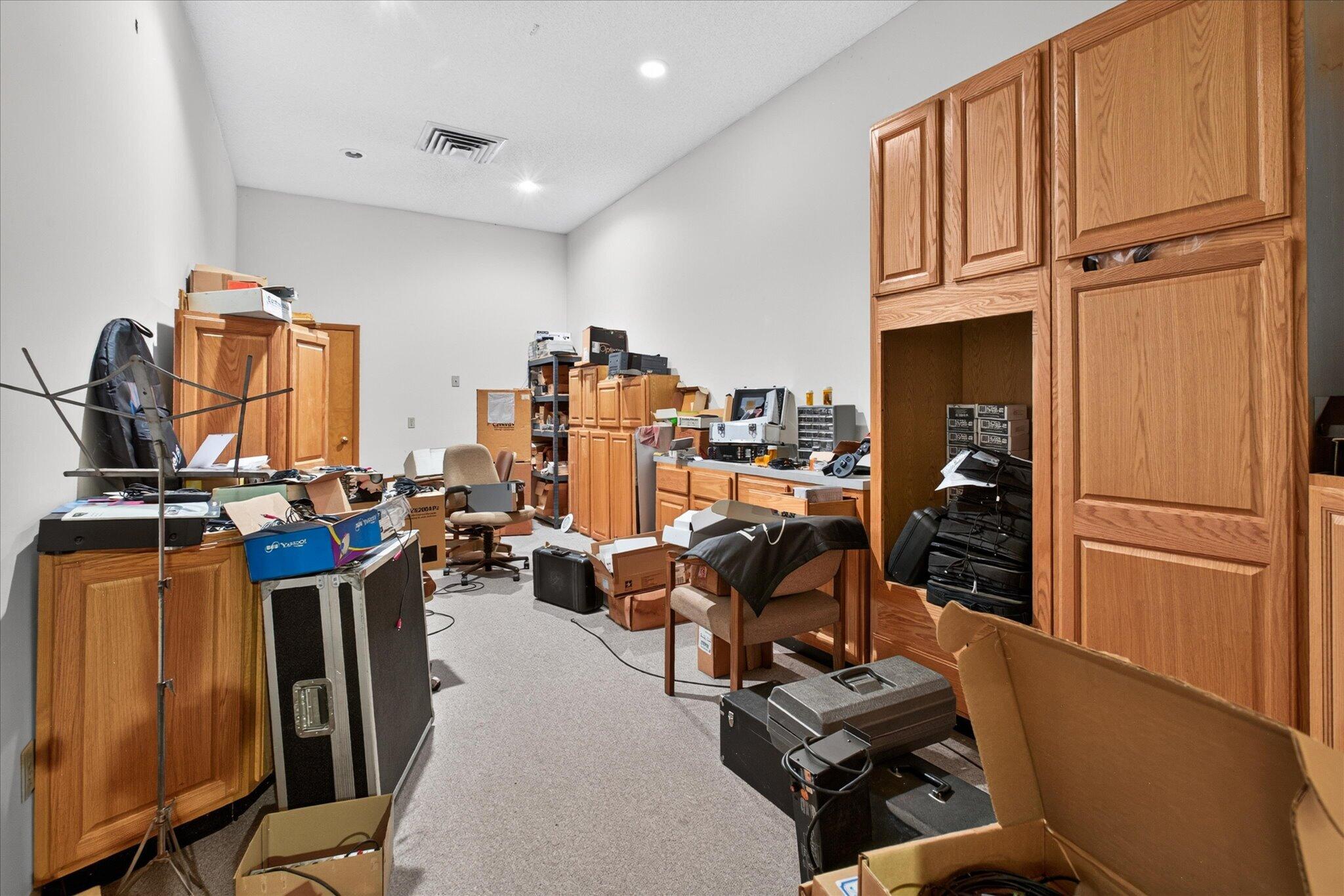 295 Urbandale Avenue Property Photo 15