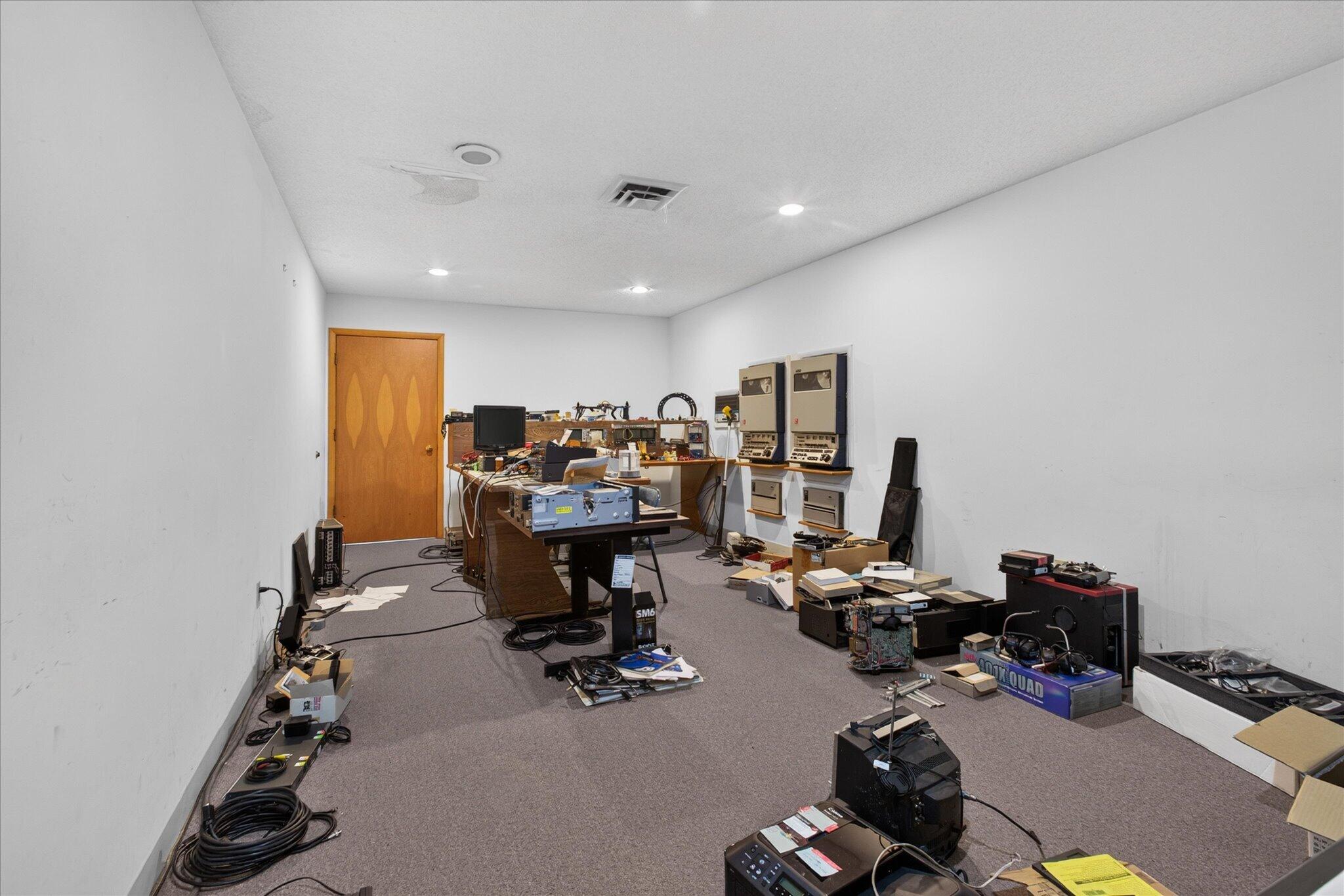 295 Urbandale Avenue Property Photo 18