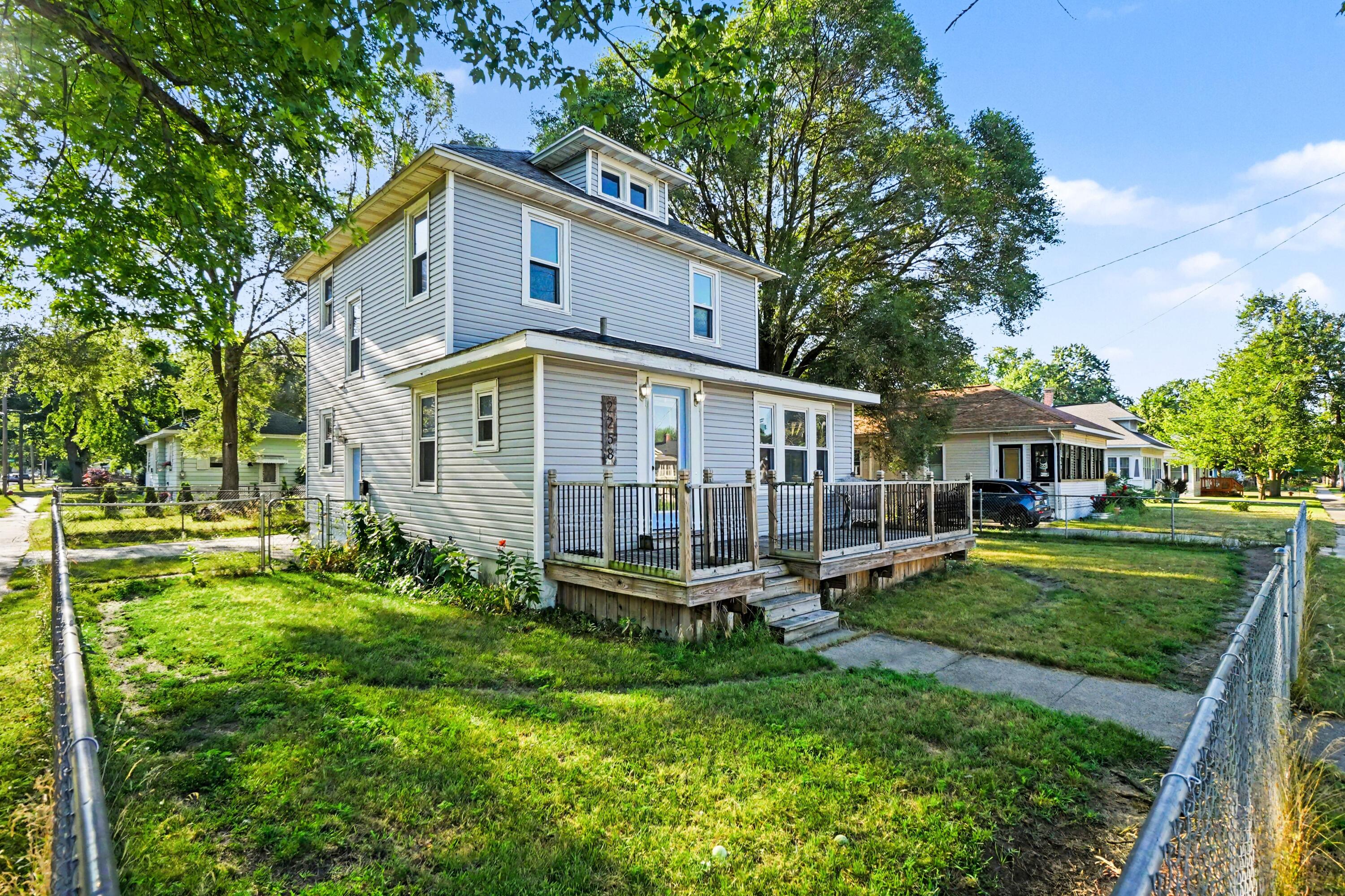 2258 Lincoln Street Property Photo 1