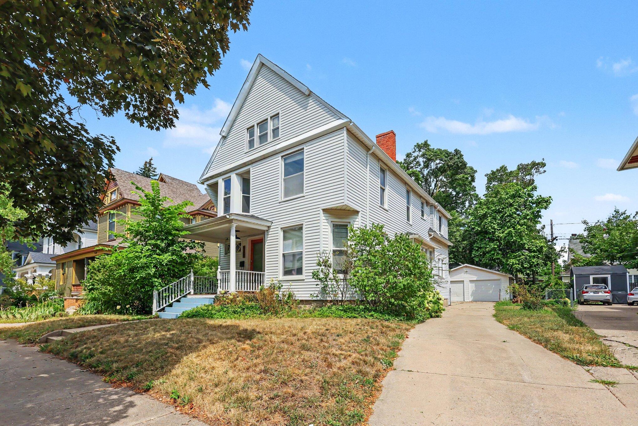 720 Morris Avenue Se Property Photo 2