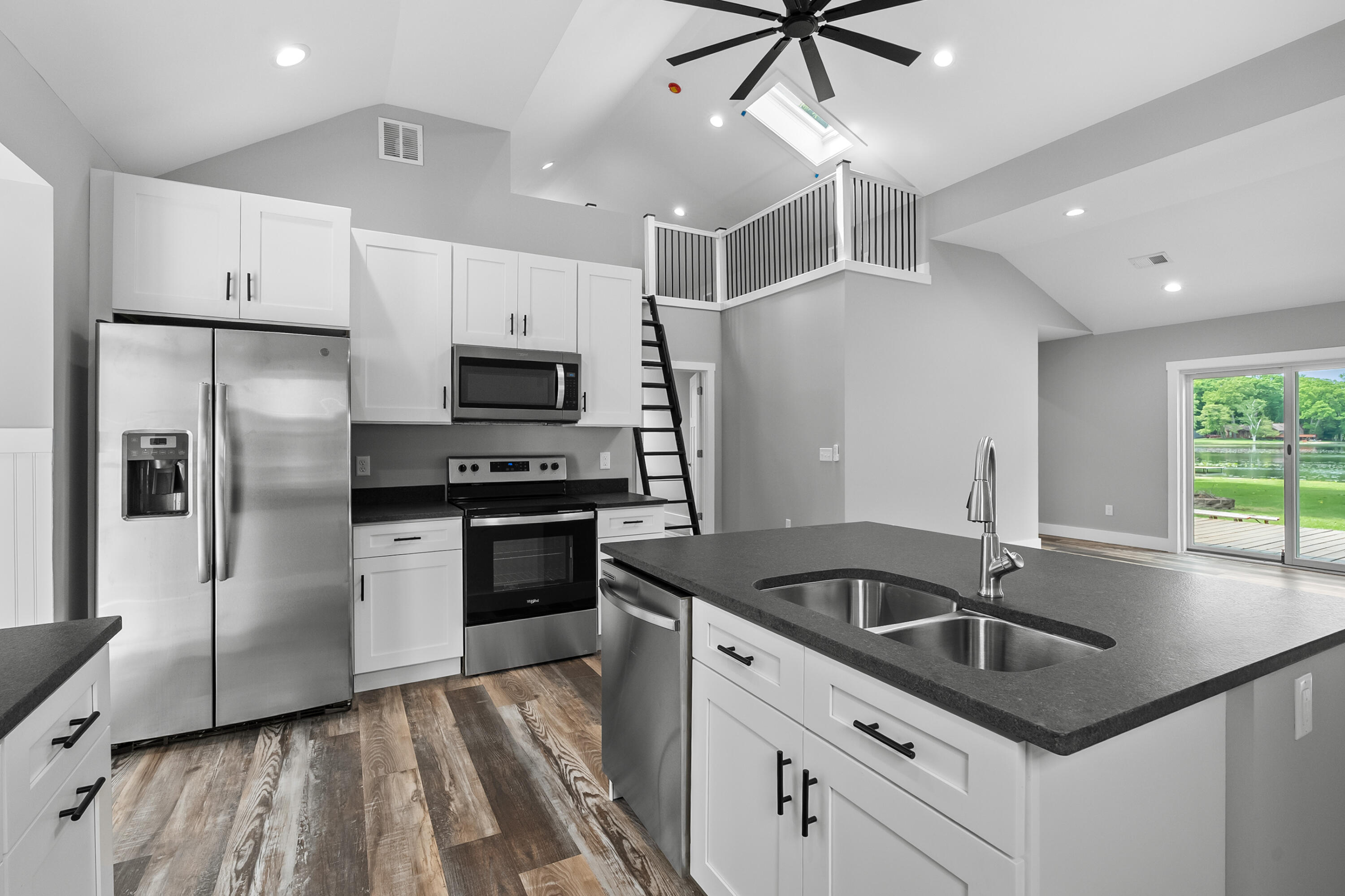 10574 Tomkinson Property Photo 11