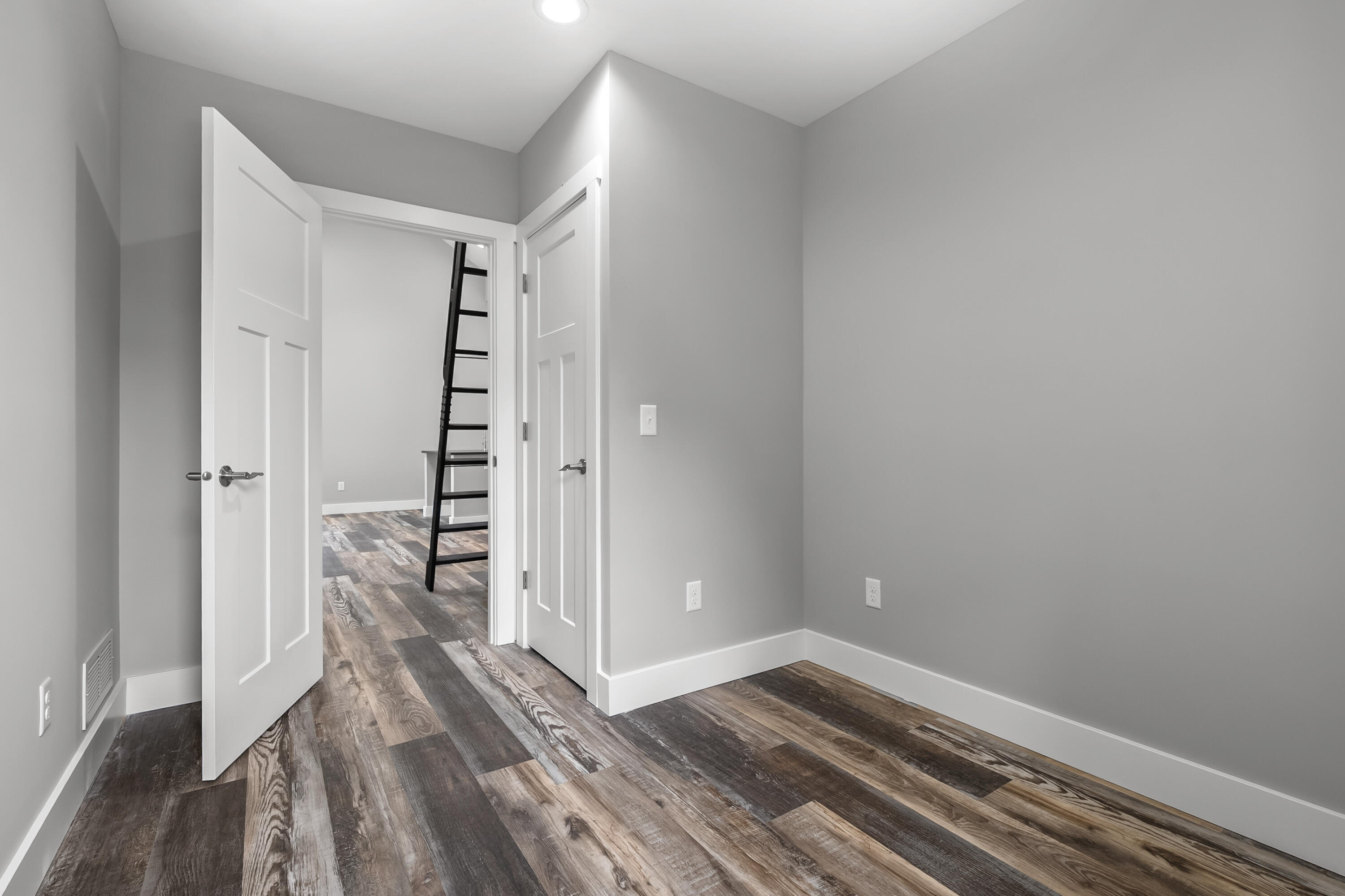 10574 Tomkinson Property Photo 28