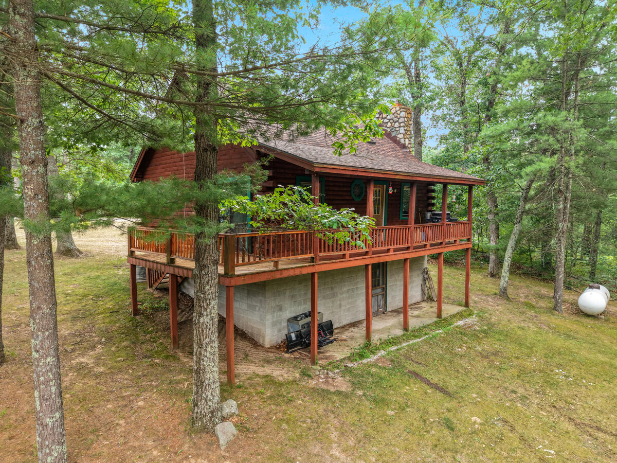 2007 W Pierce Drive Property Photo 1