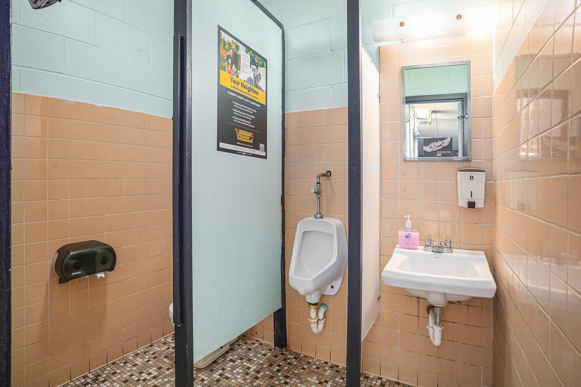 888 Valley Drive Property Photo 13