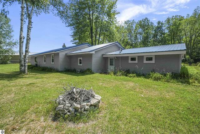 6145 Parker Drive Property Photo 2