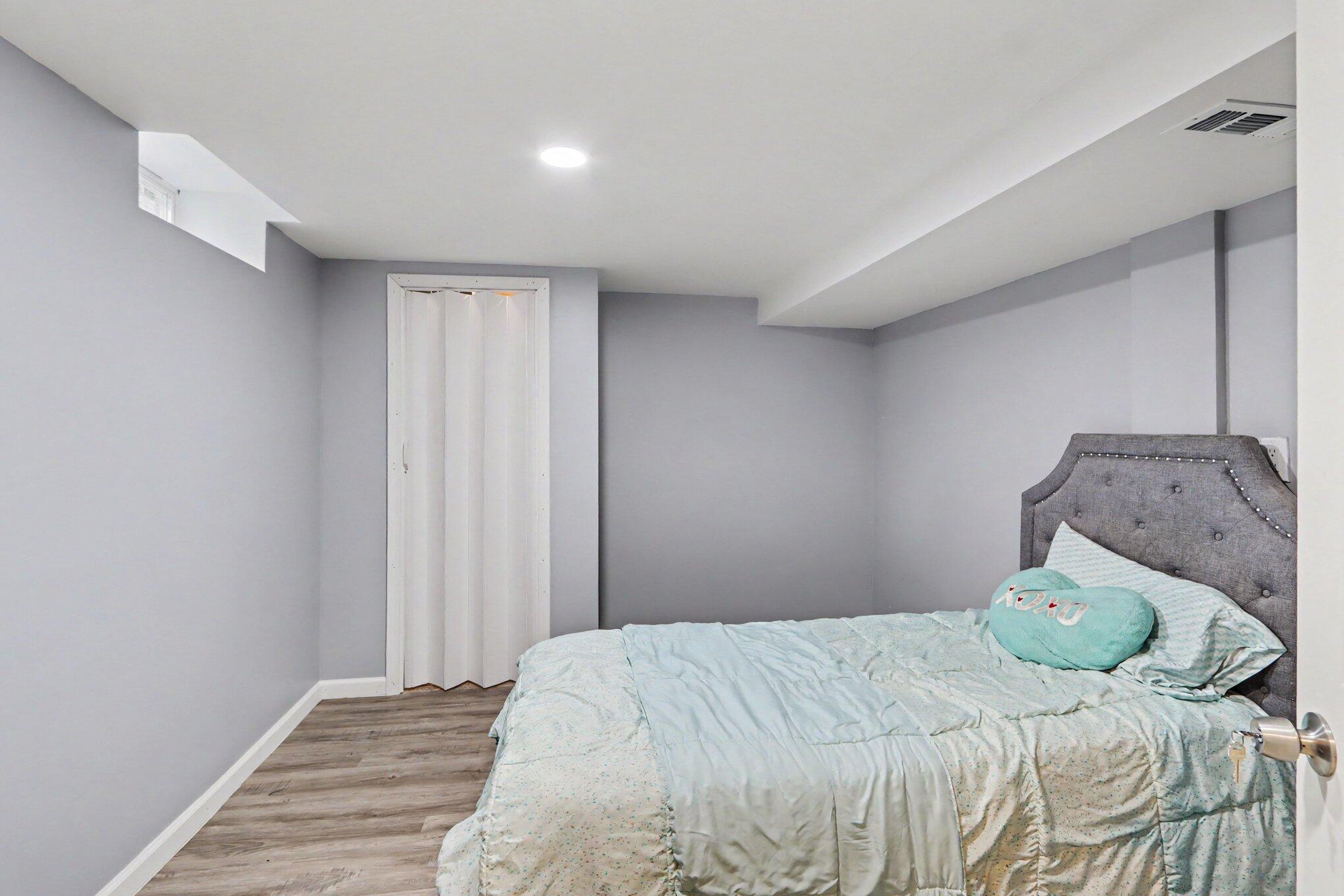 1323 Coolidge Avenue Property Photo 12