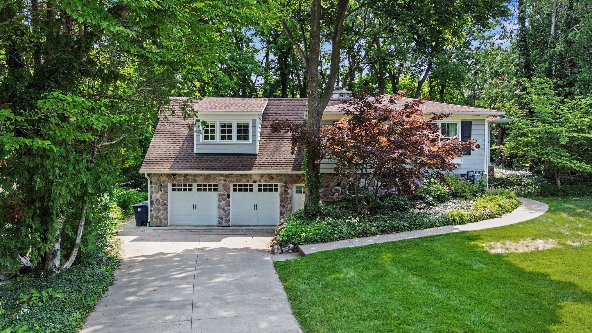 9 E Heatheridge Street Property Photo 4