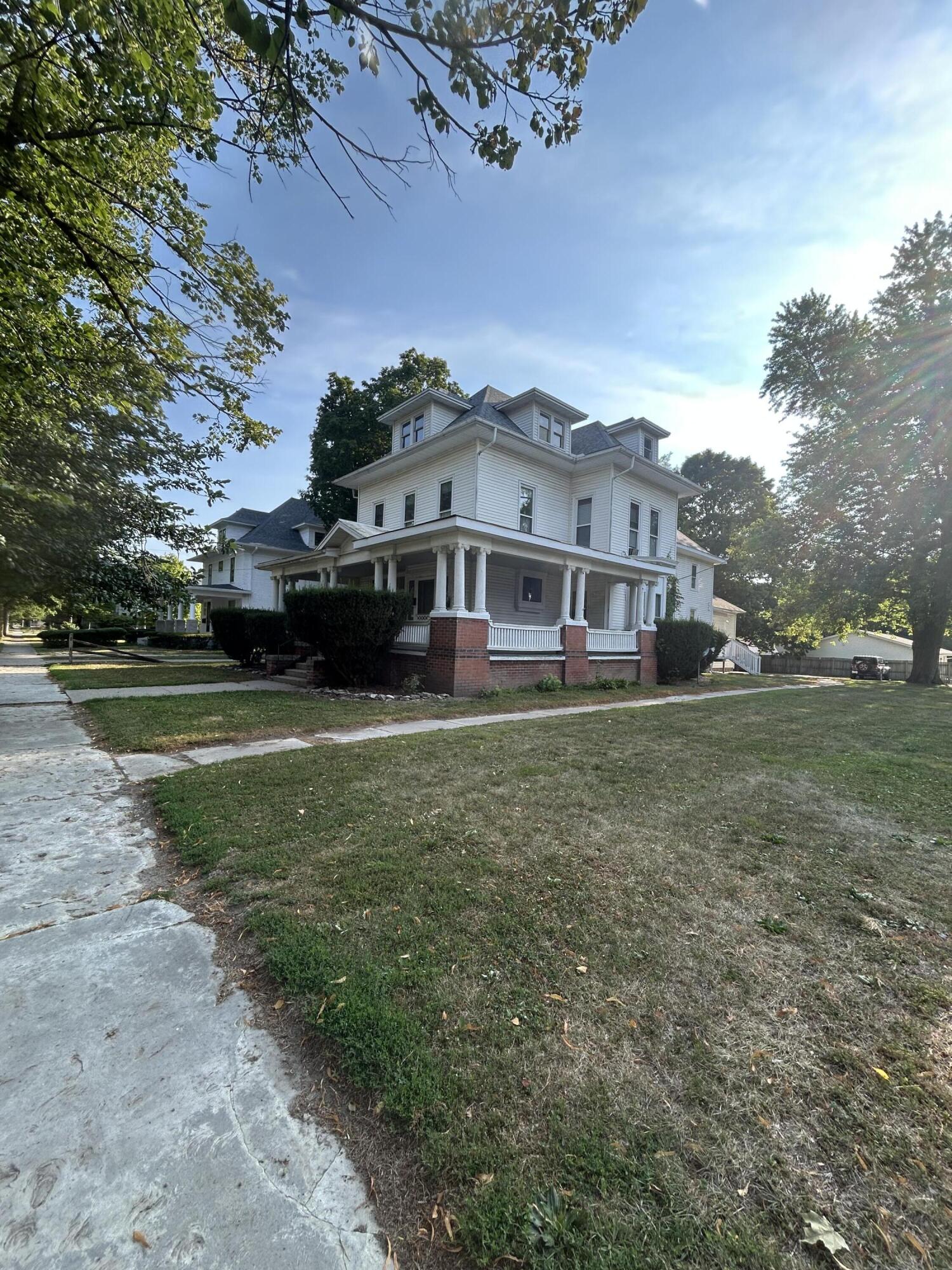 129 S East Street Property Photo 2