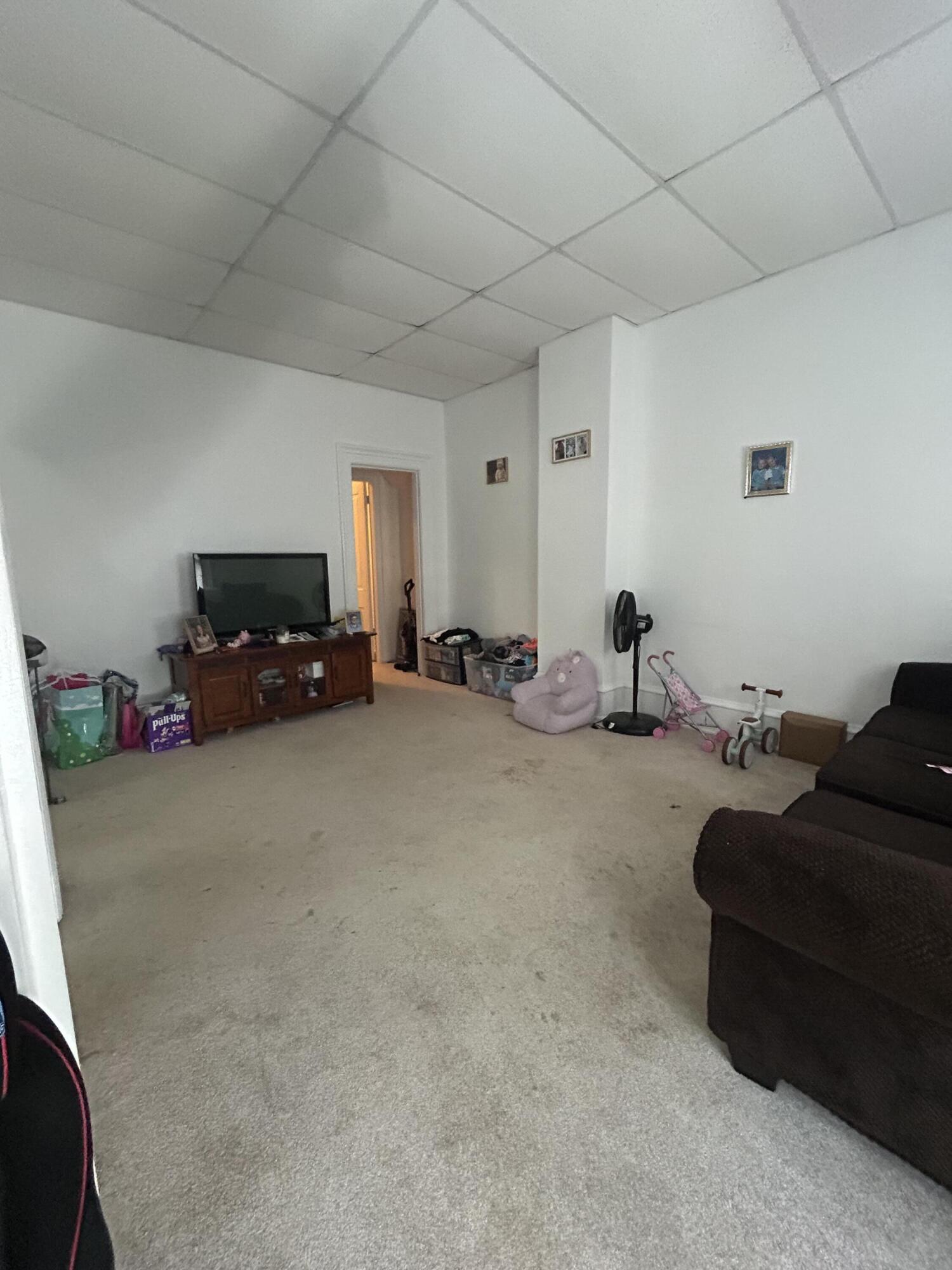 129 S East Street Property Photo 10