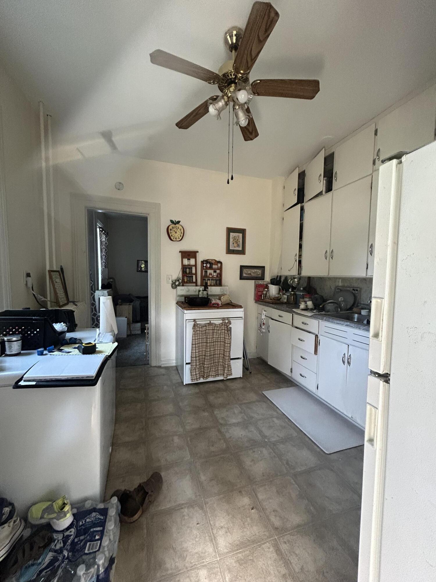 129 S East Street Property Photo 12