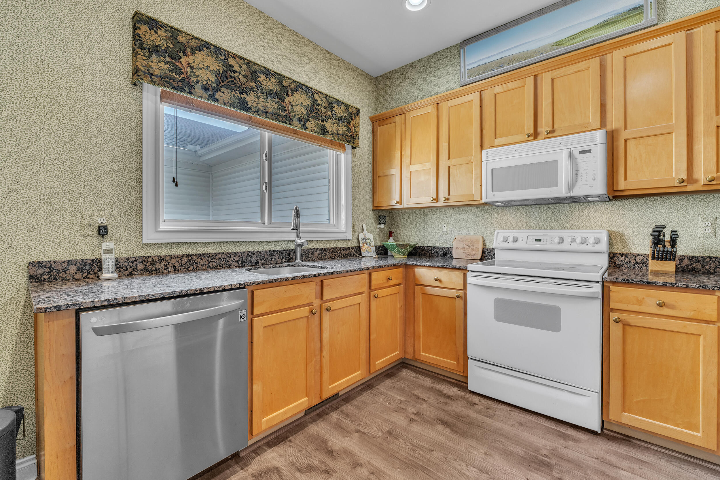 21521 Garrison Street Property Photo 12