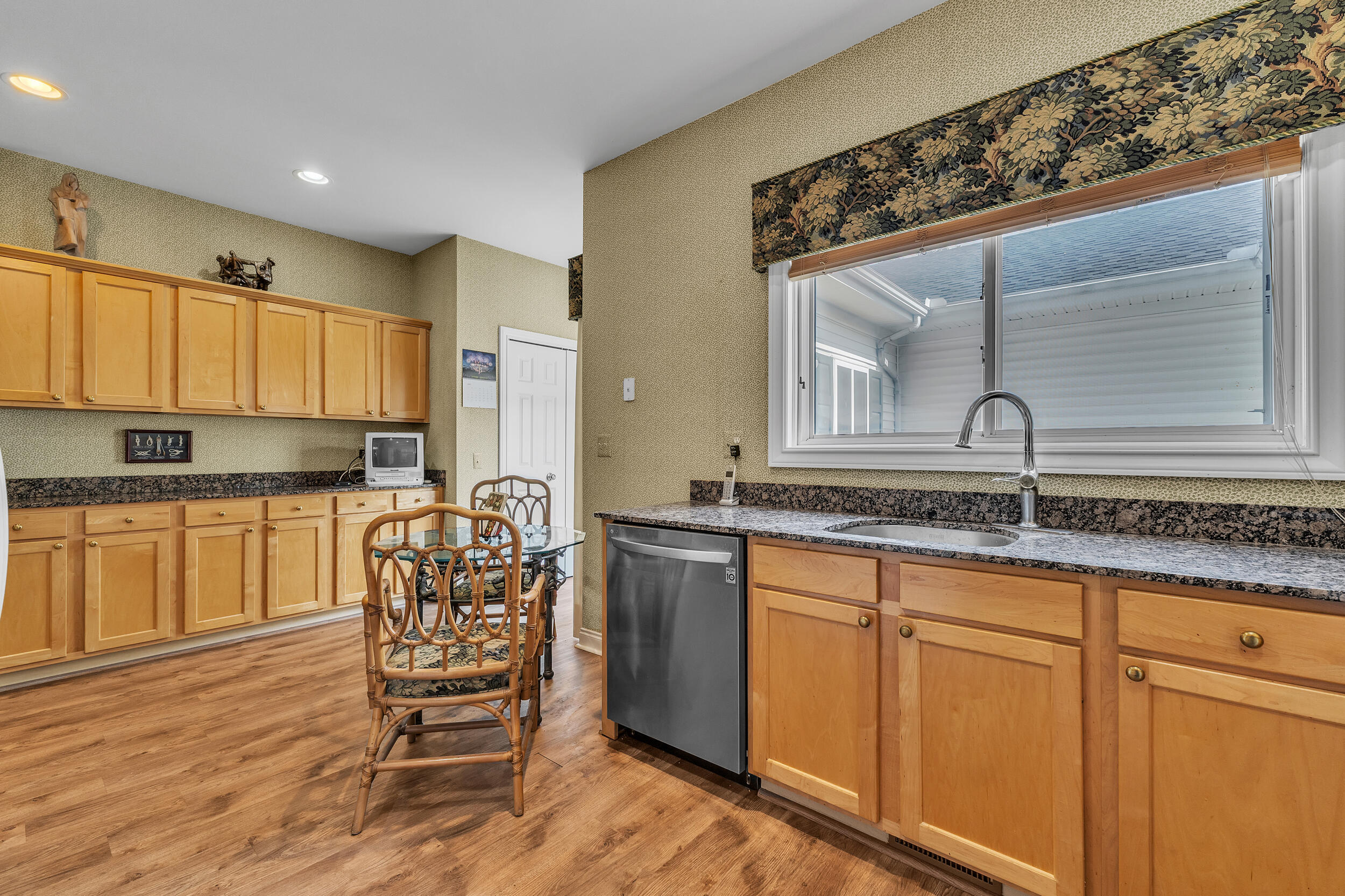 21521 Garrison Street Property Photo 15