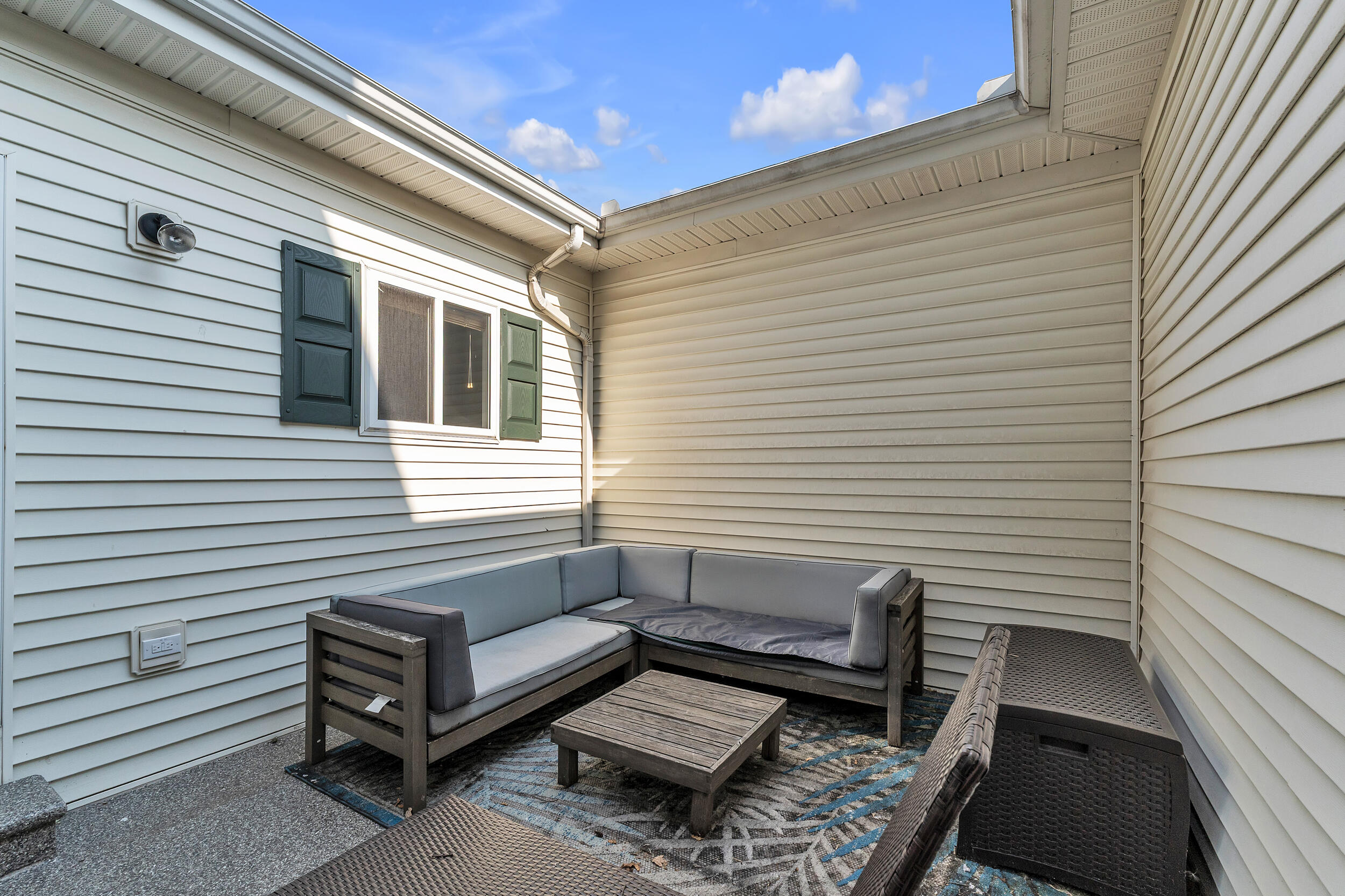 21521 Garrison Street Property Photo 34