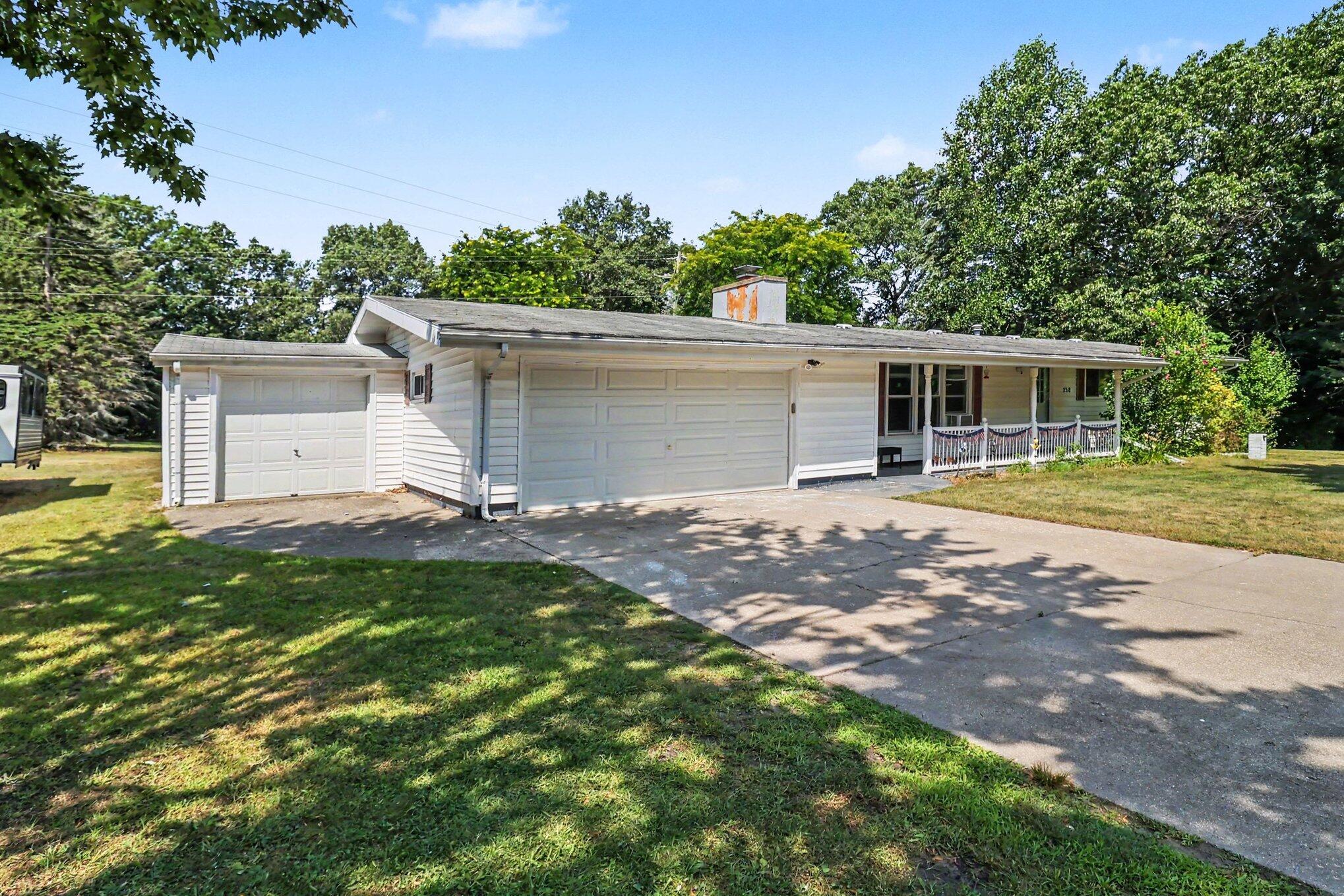 2218 Maple Road Property Photo 1