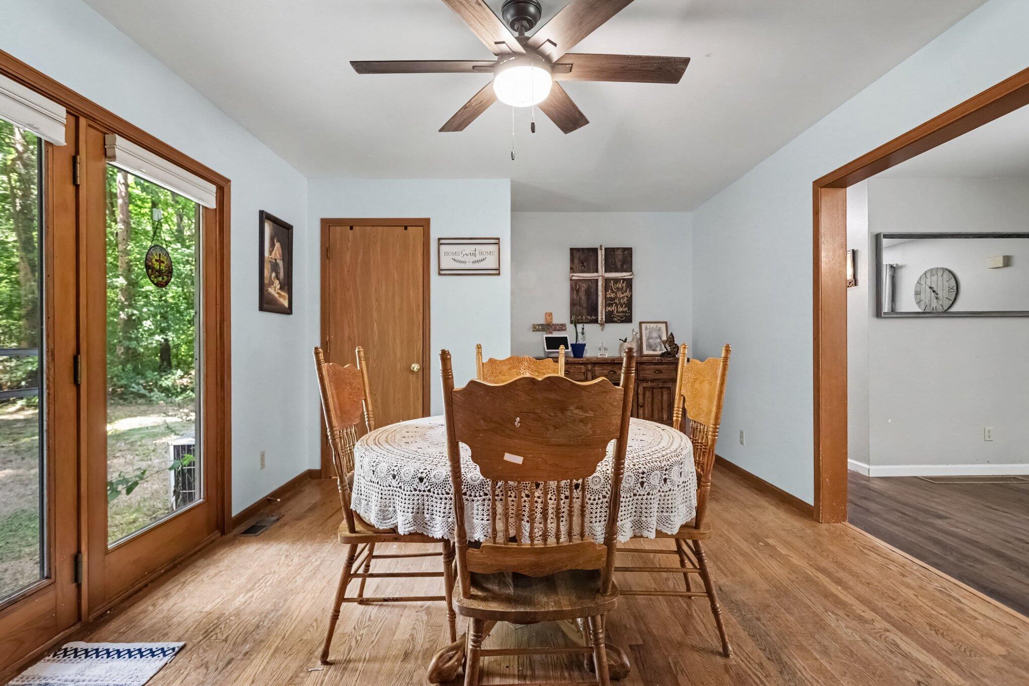 21321 Clear Lake Avenue Property Photo 6