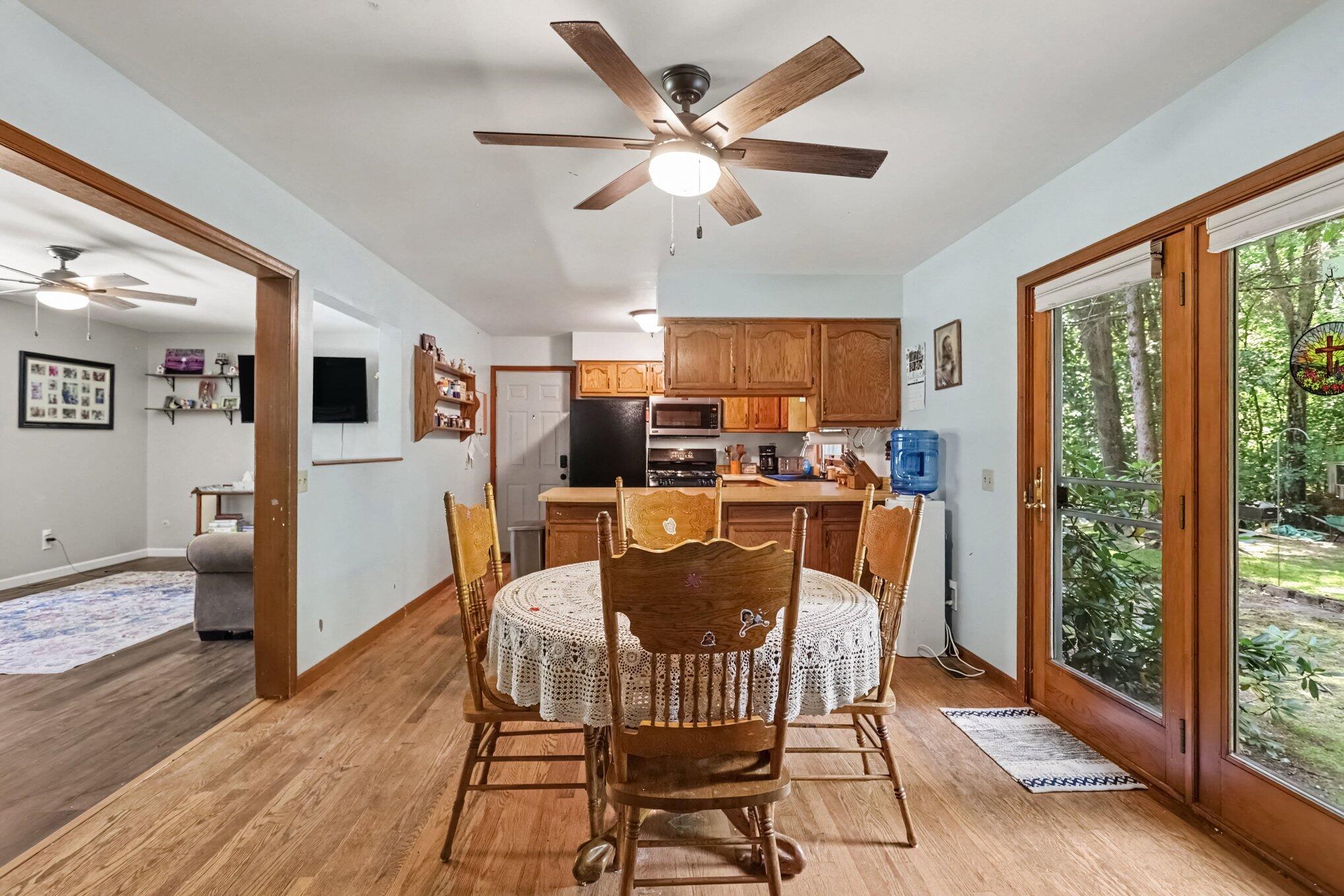 21321 Clear Lake Avenue Property Photo 7