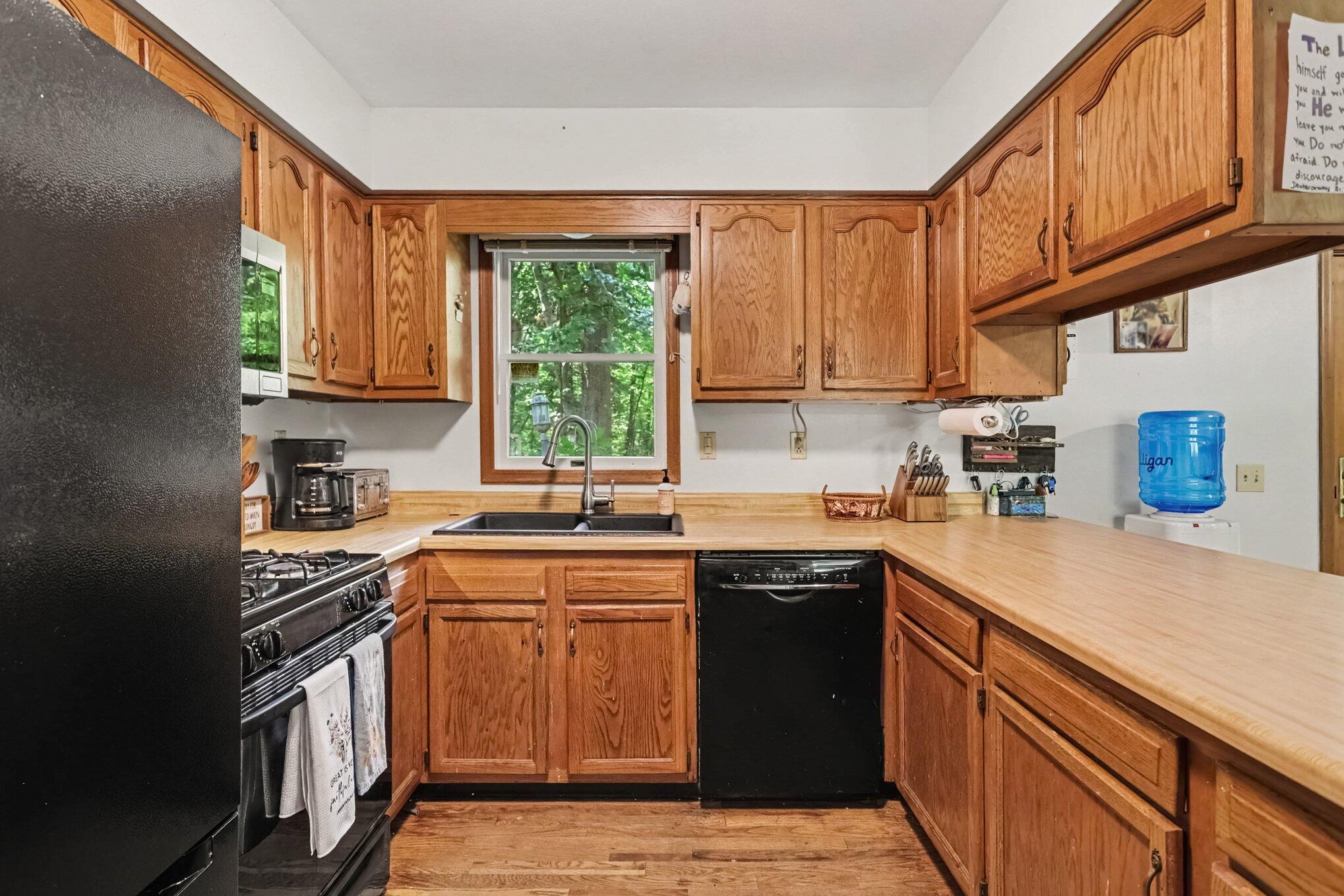 21321 Clear Lake Avenue Property Photo 9