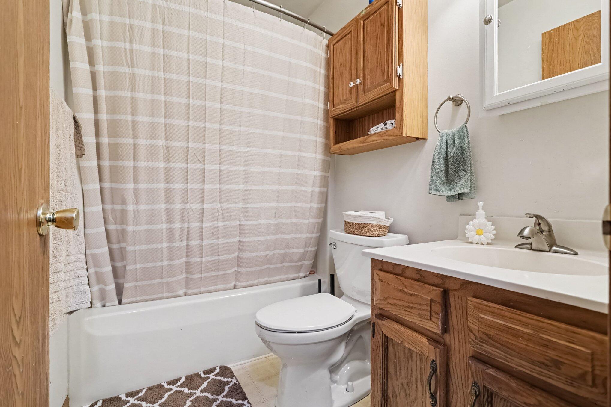 21321 Clear Lake Avenue Property Photo 14