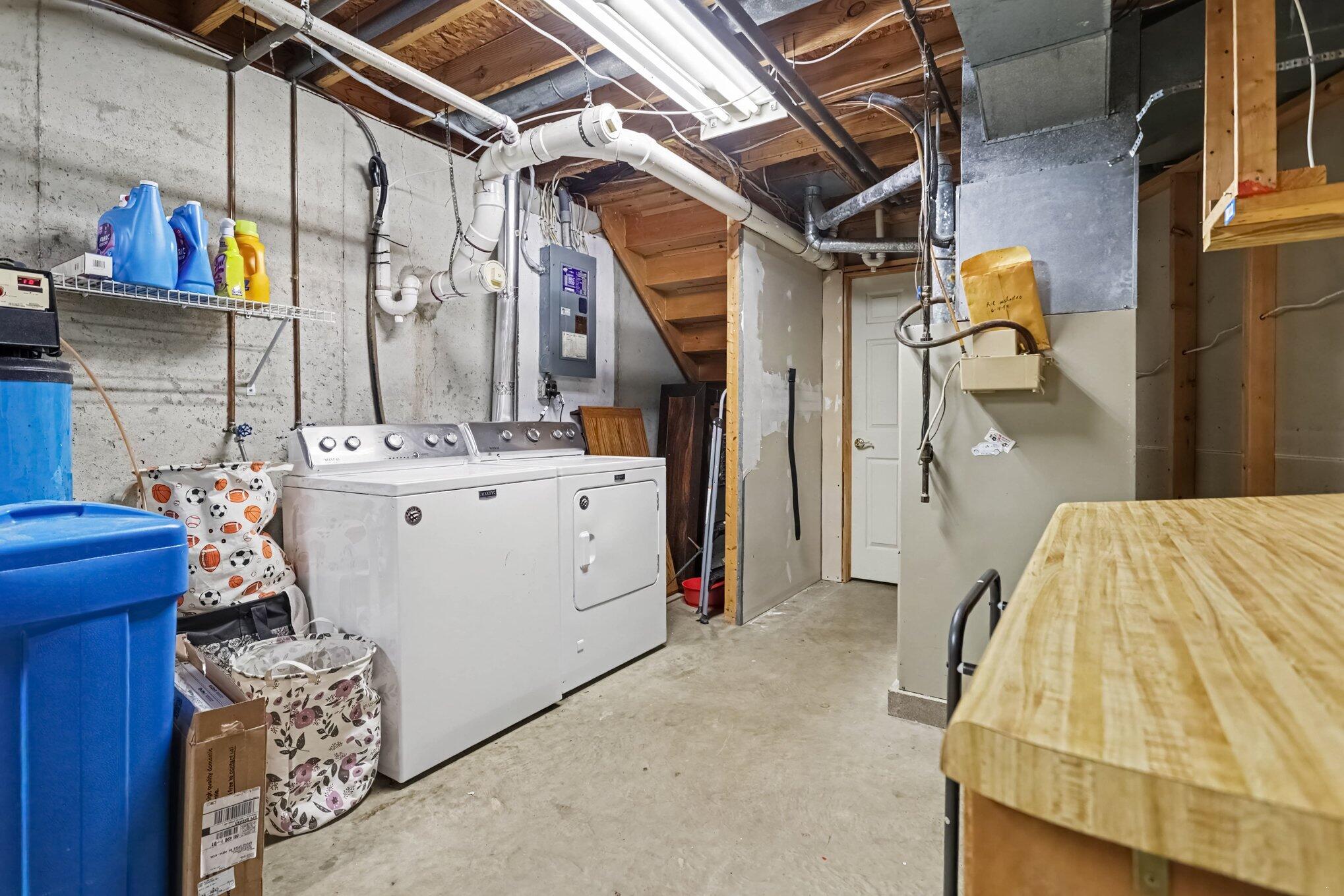 21321 Clear Lake Avenue Property Photo 16