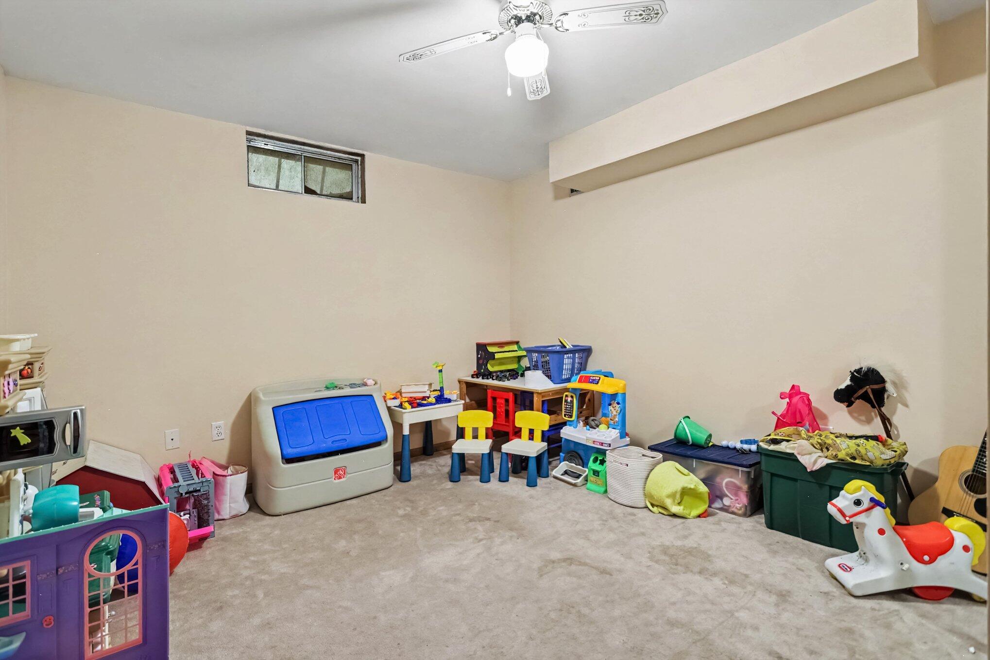 21321 Clear Lake Avenue Property Photo 19