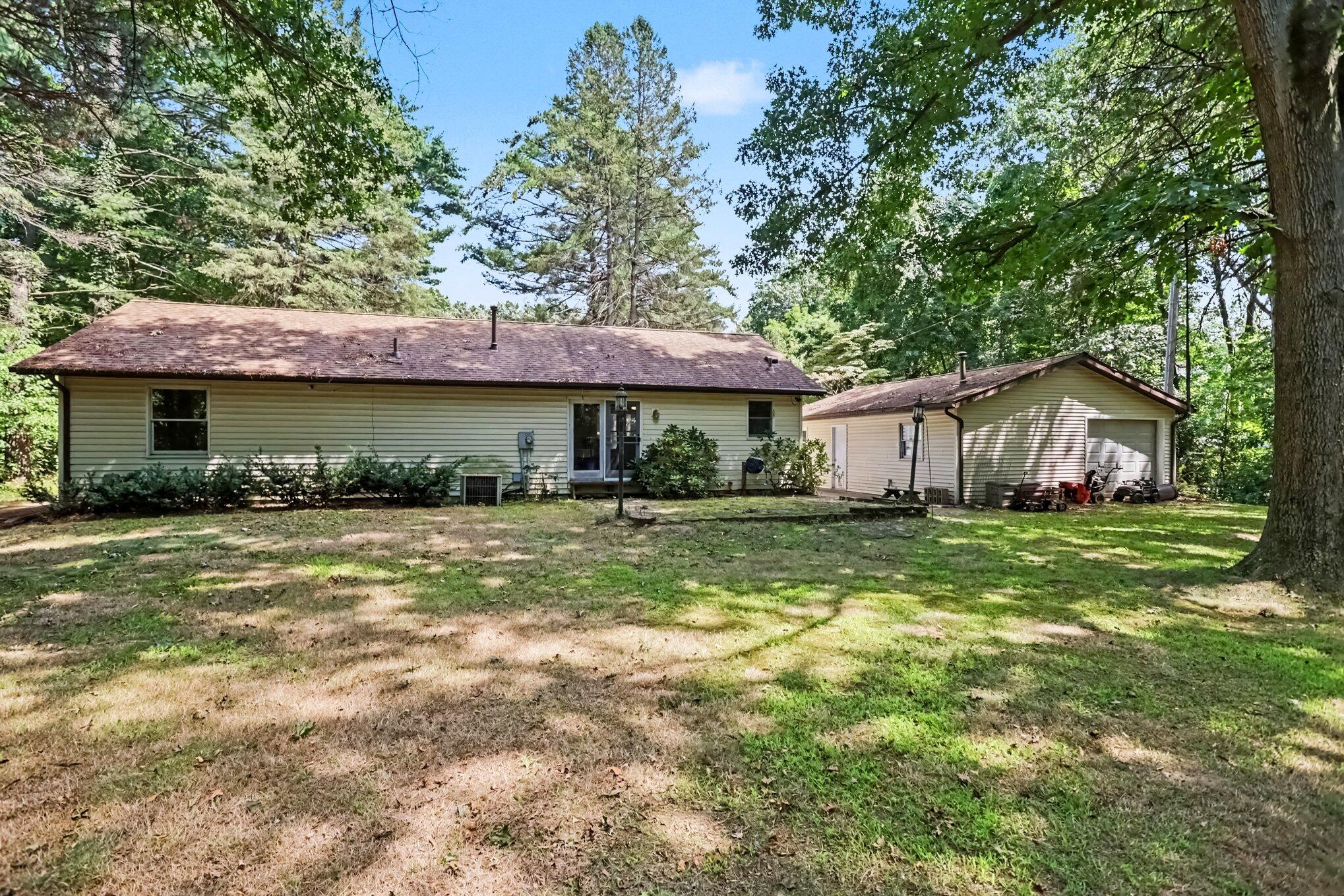 21321 Clear Lake Avenue Property Photo 20