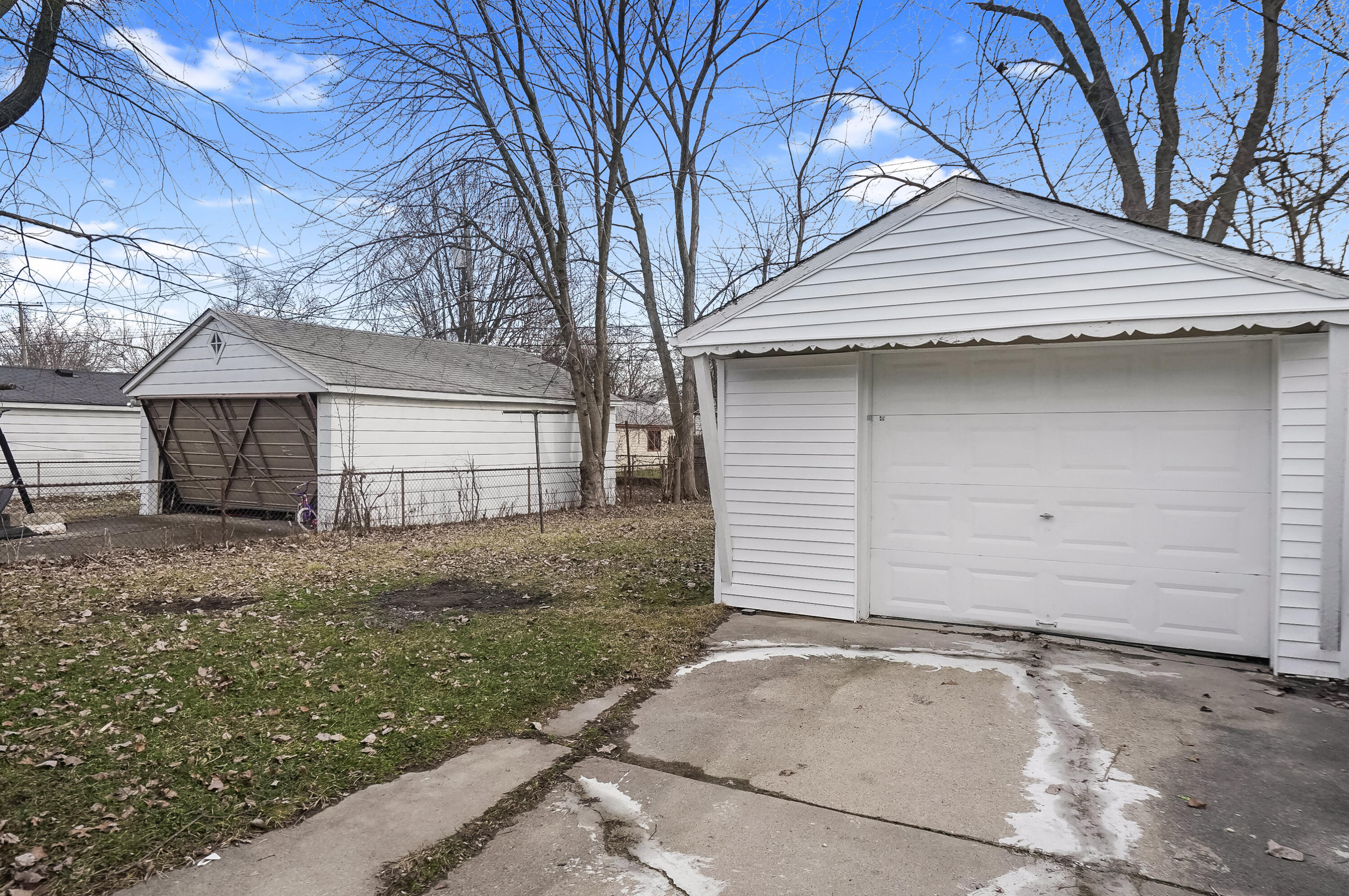 22000 Cunningham Avenue Property Photo 13