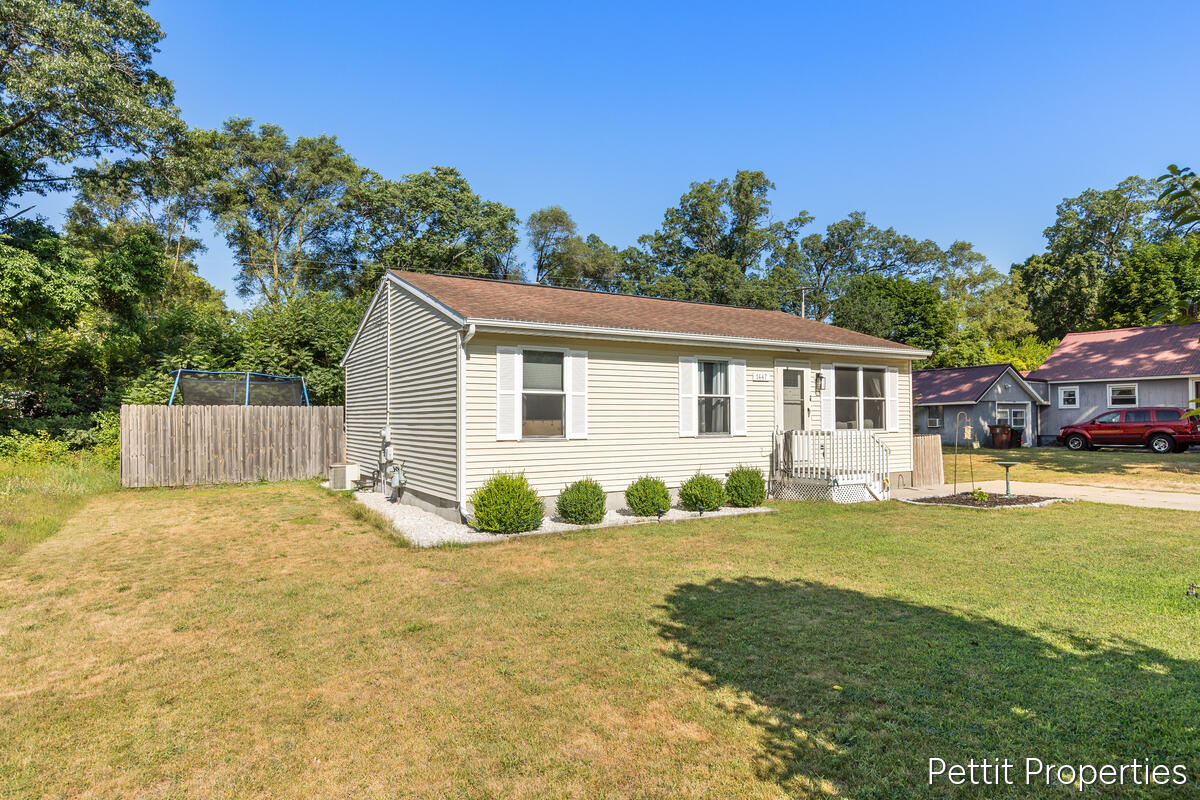 1447 West Street Property Photo 3
