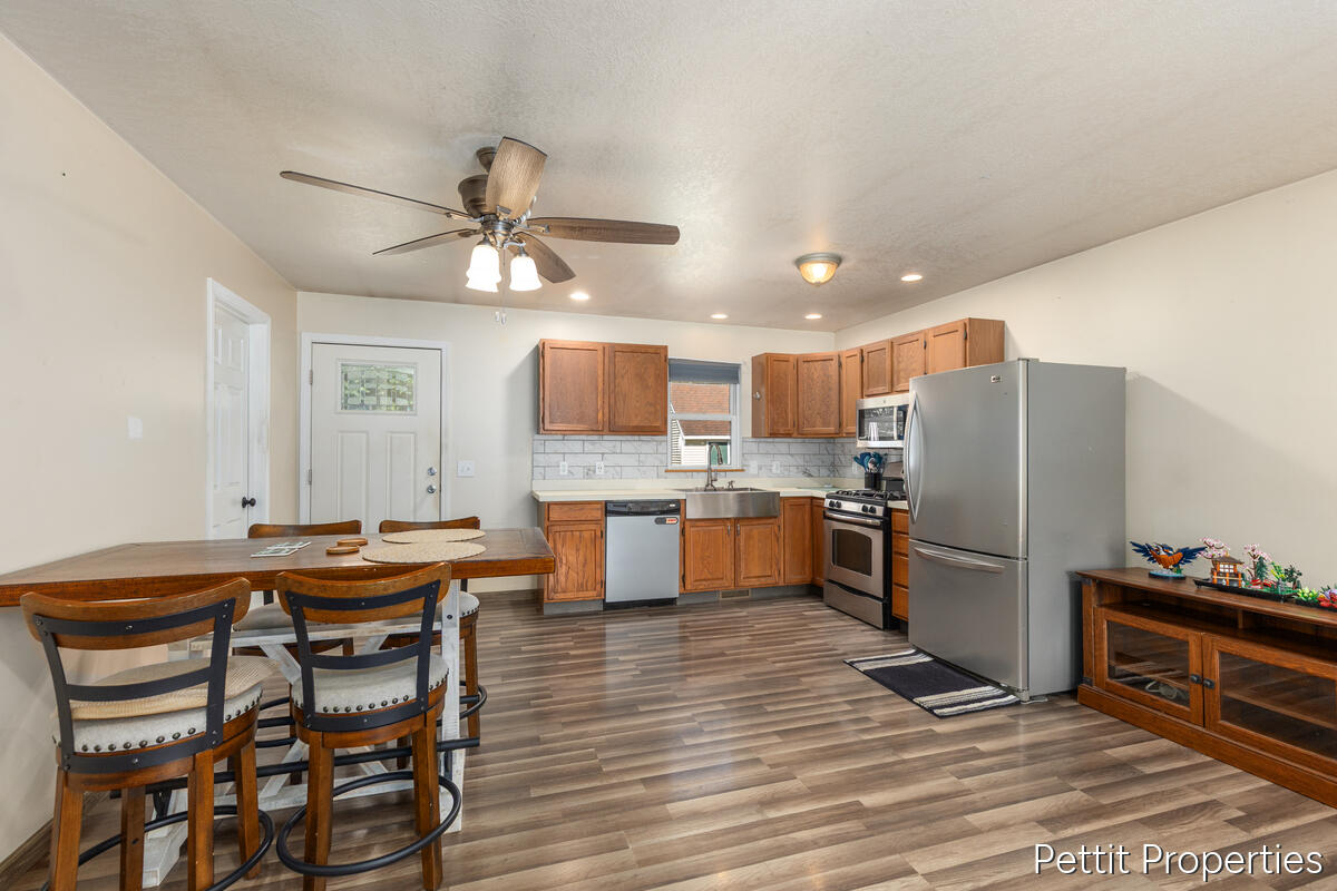 1447 West Street Property Photo 6