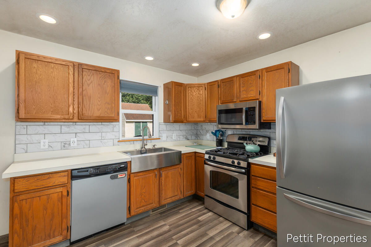 1447 West Street Property Photo 7