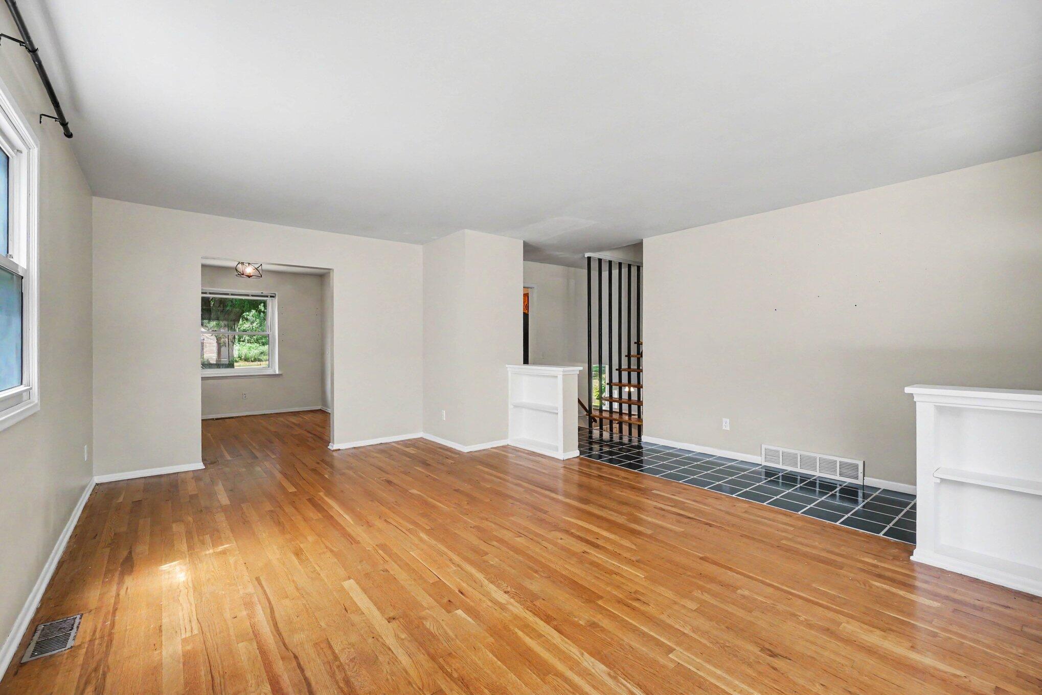 6320 Hampton Street Property Photo 5